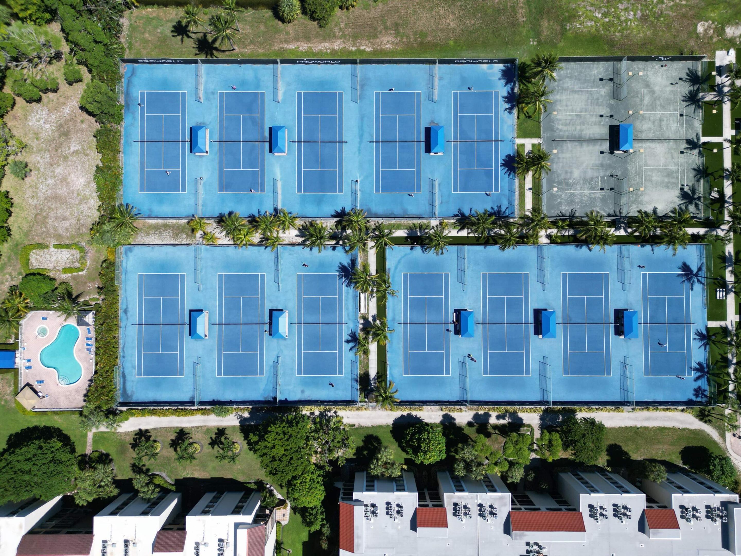 955 Egret Circle 402