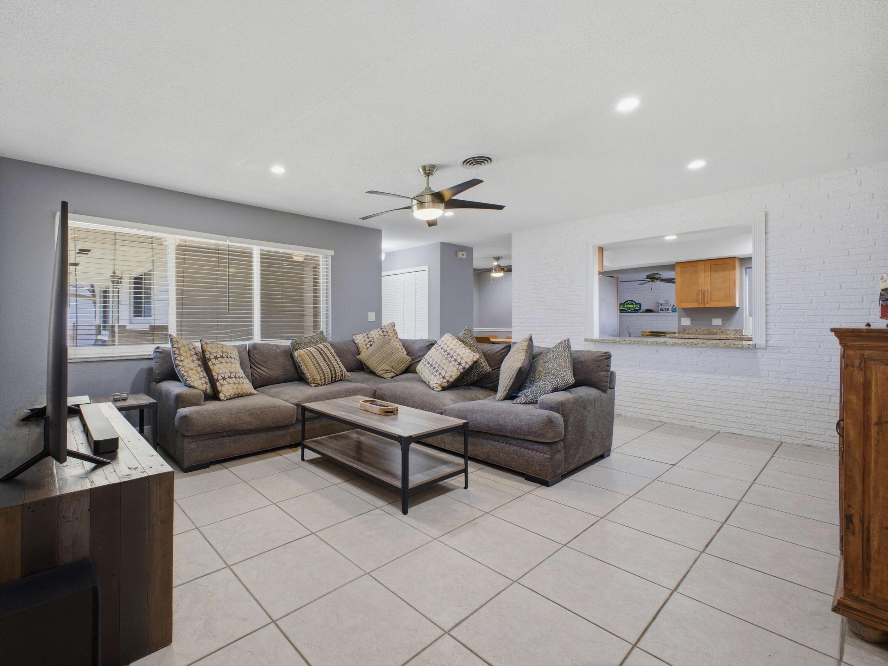 451 SE 1st Avenue A & B