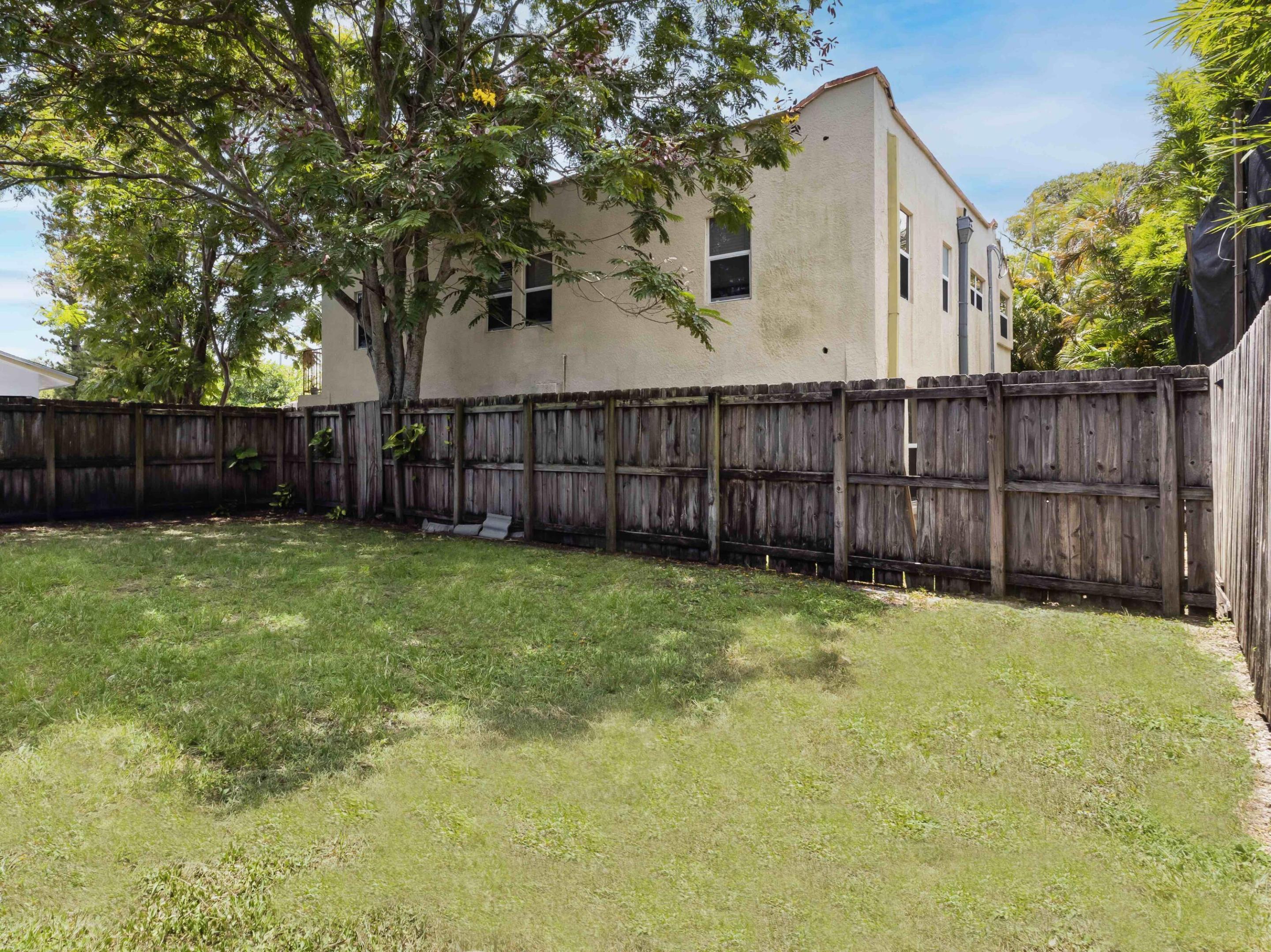 1680 NE 34th Lane