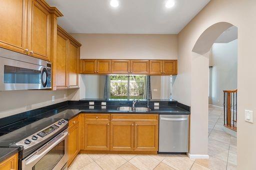 6365 Bella Cir 702