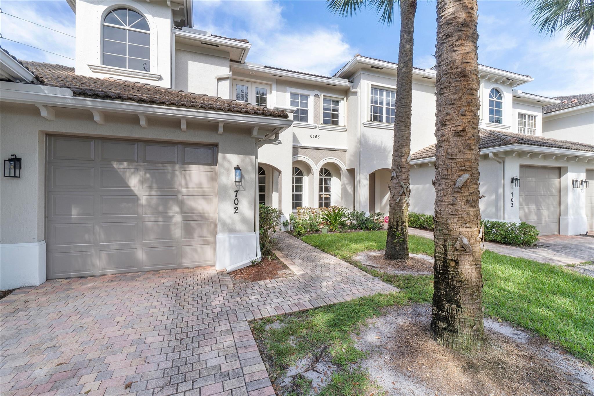 6365 Bella Cir 702
