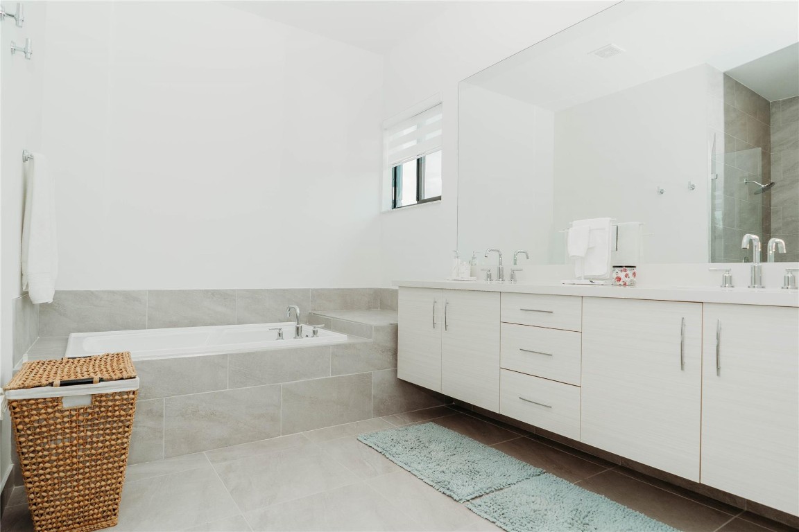 10710 Aqua Ct
