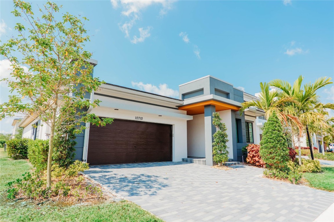 10710 Aqua Ct