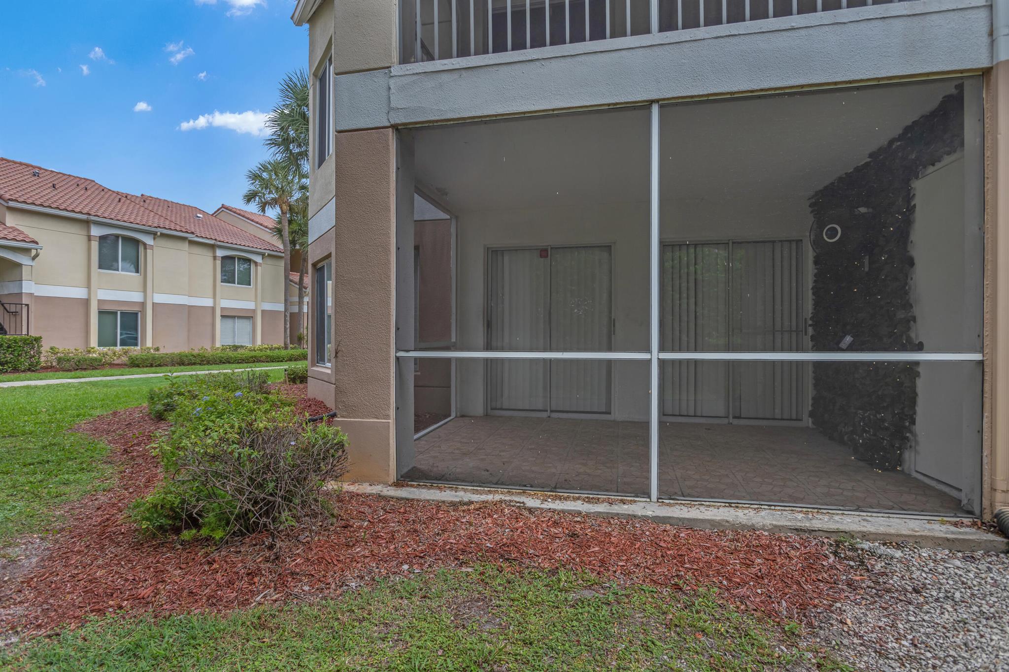 815 W Boynton Beach Boulevard 8-106