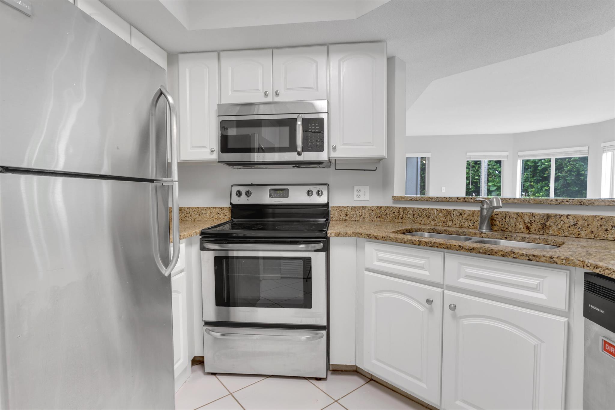 815 W Boynton Beach Boulevard 8-106