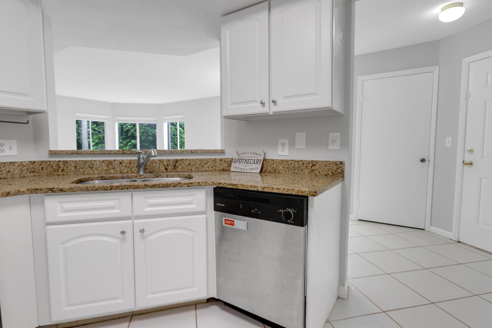 815 W Boynton Beach Boulevard 8-106