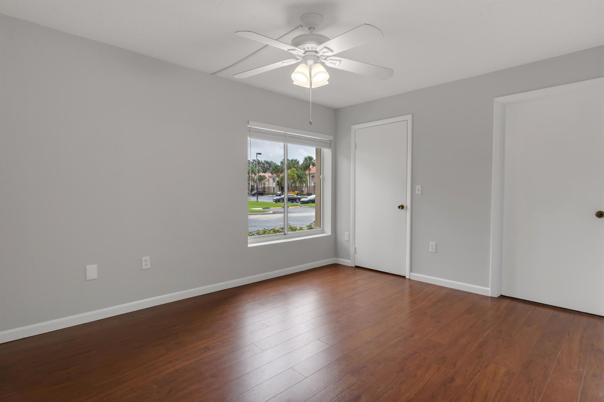 815 W Boynton Beach Boulevard 8-106
