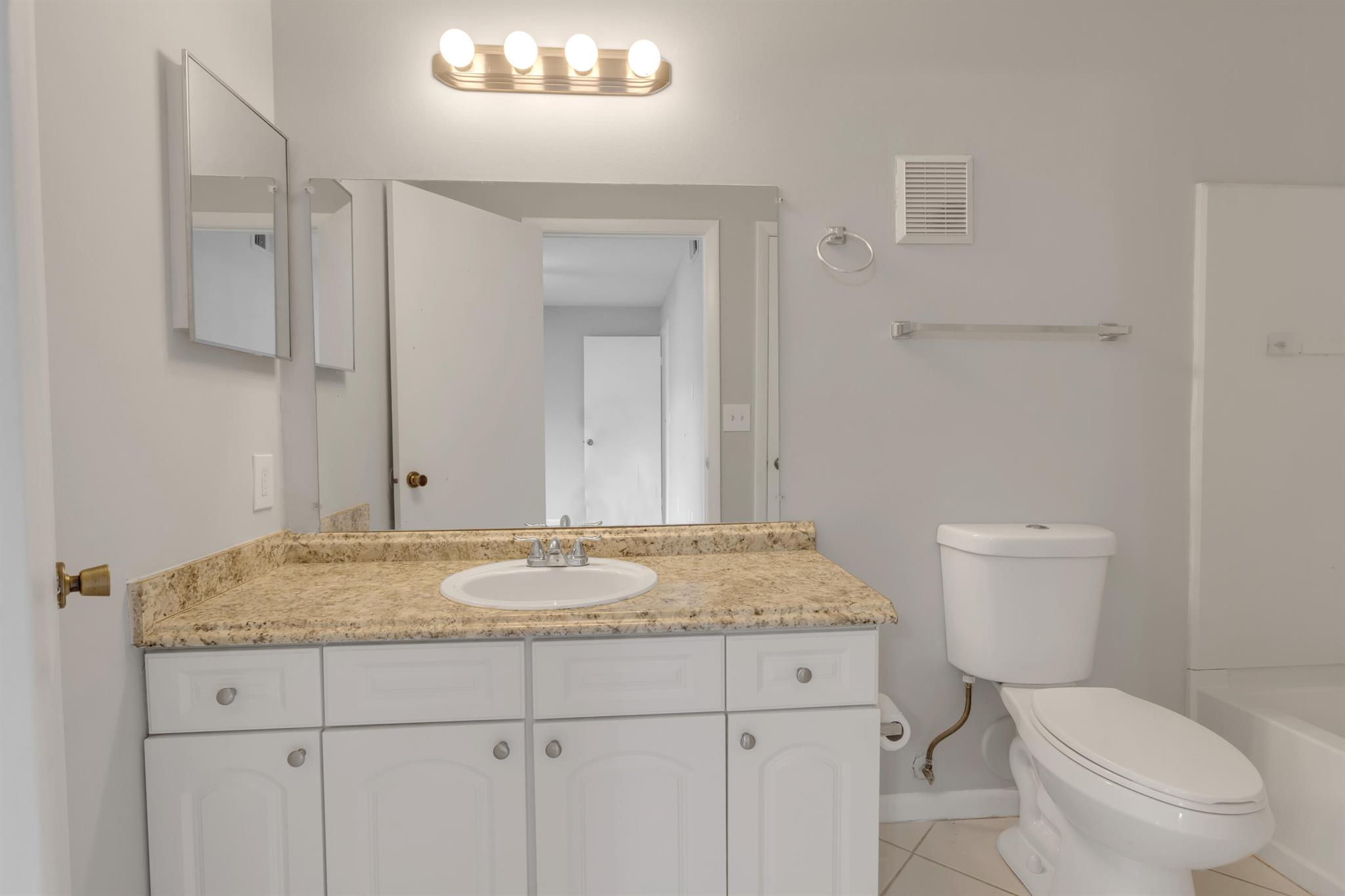 815 W Boynton Beach Boulevard 8-106