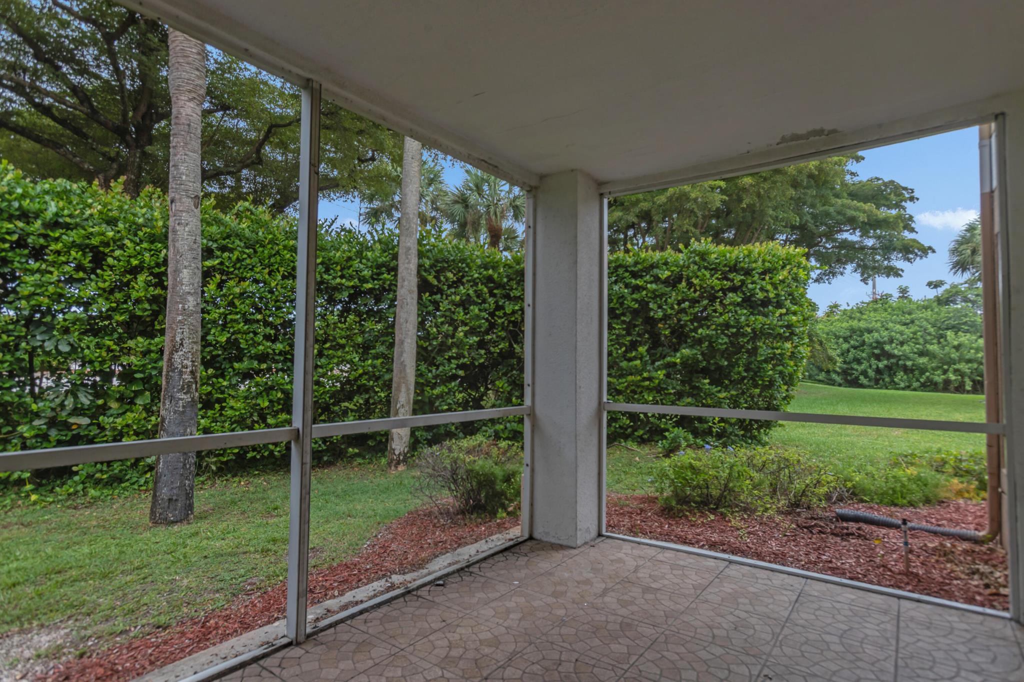 815 W Boynton Beach Boulevard 8-106