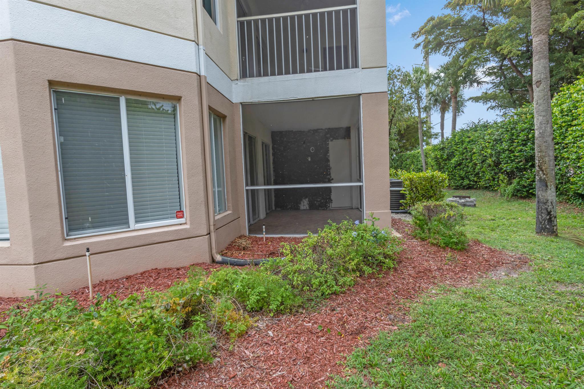 815 W Boynton Beach Boulevard 8-106