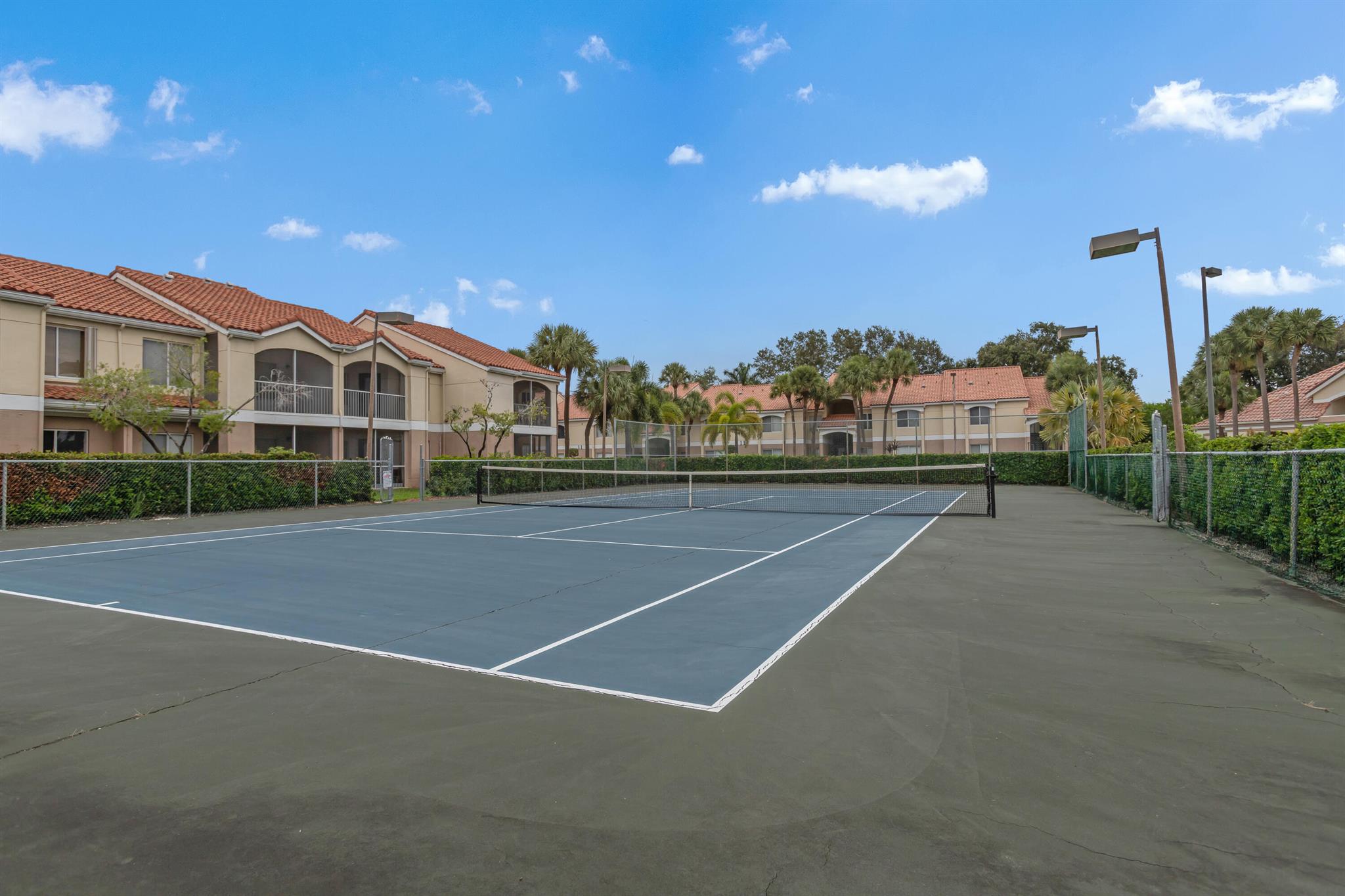 815 W Boynton Beach Boulevard 8-106