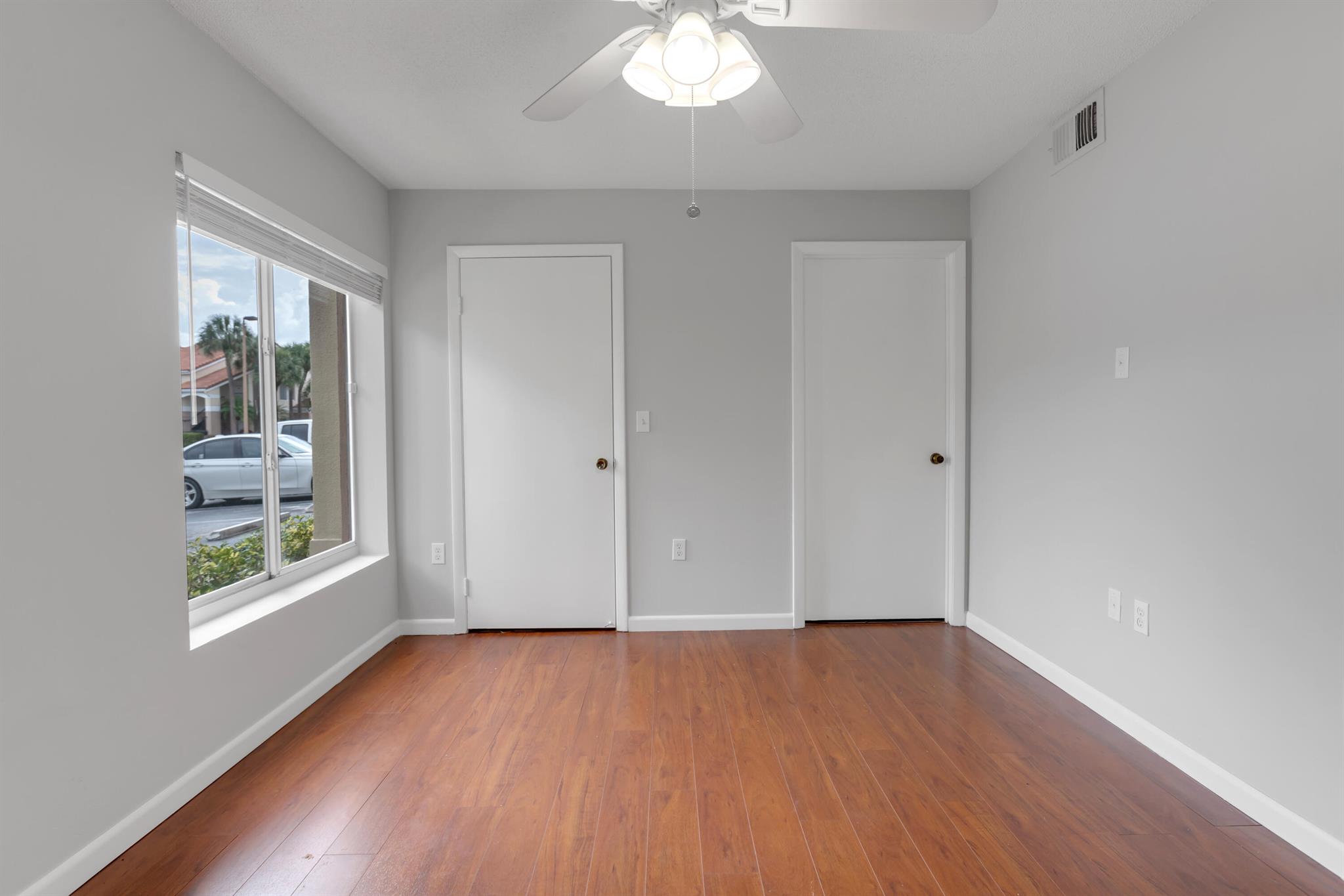 815 W Boynton Beach Boulevard 8-106