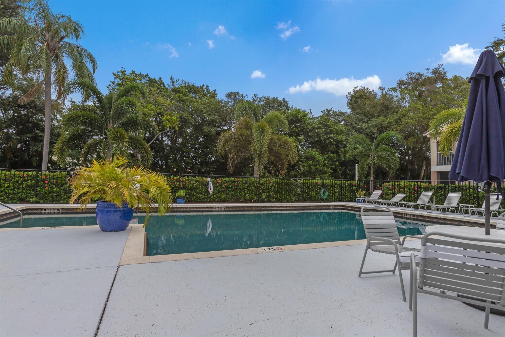 815 W Boynton Beach Boulevard 8-106