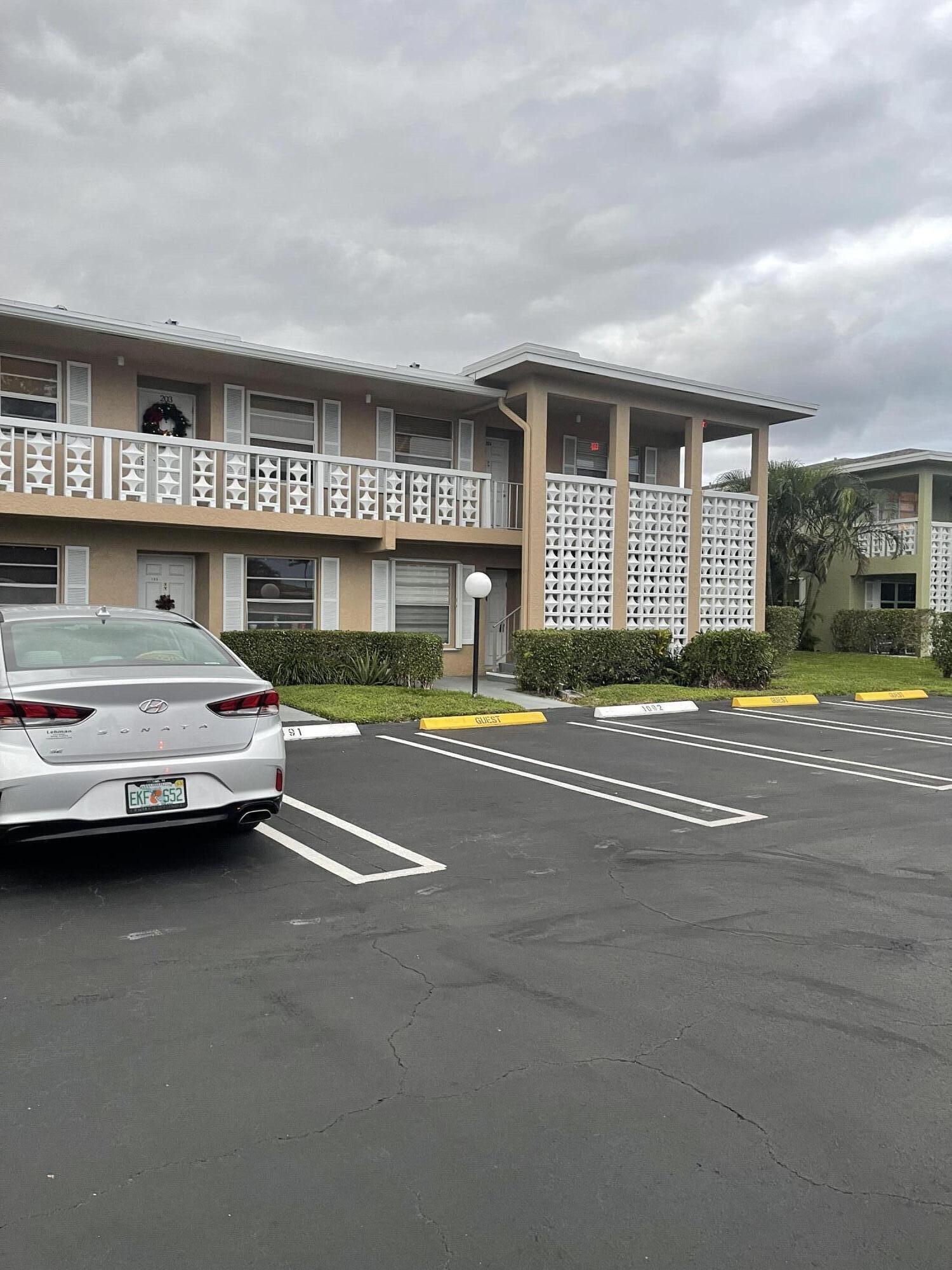 1131 Violet Ter Terrace E 104