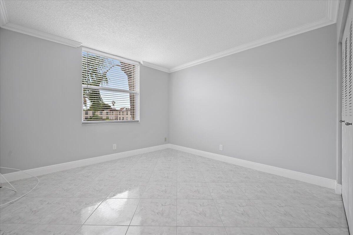 15 Willowbrook Lane 203