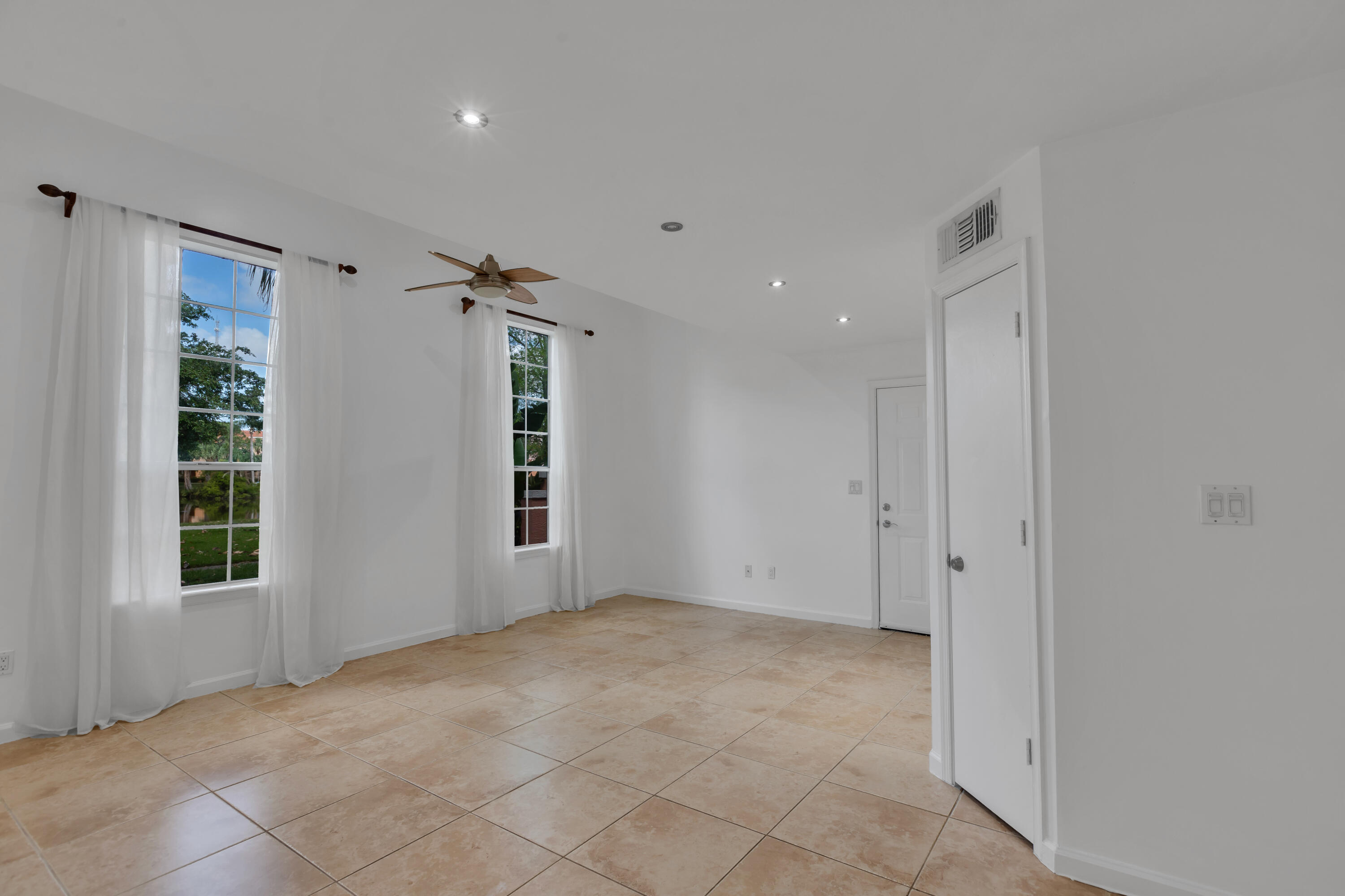 1165 Crystal Way M