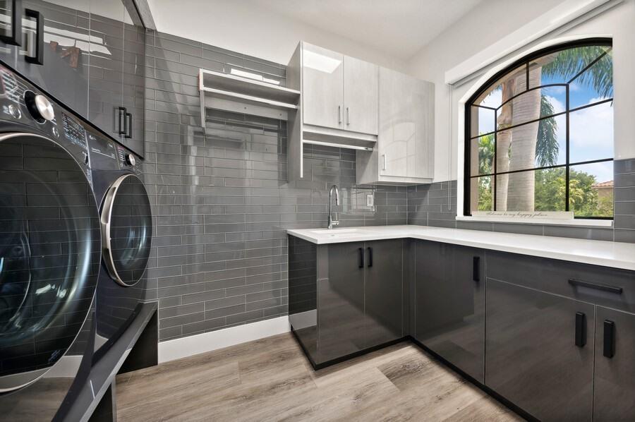 16819 Burlington Bristol Lane