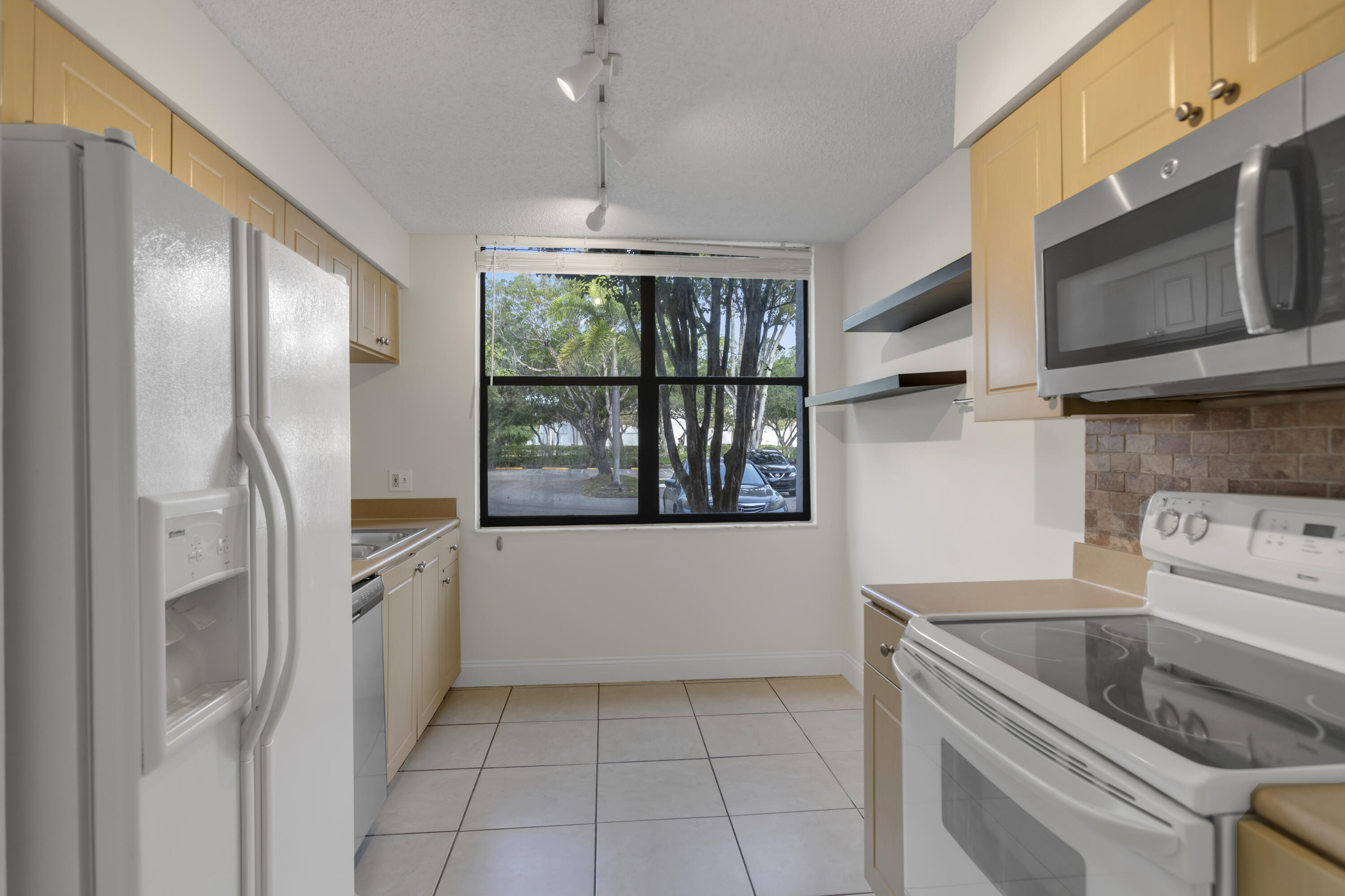 2025 Lavers Circle D111