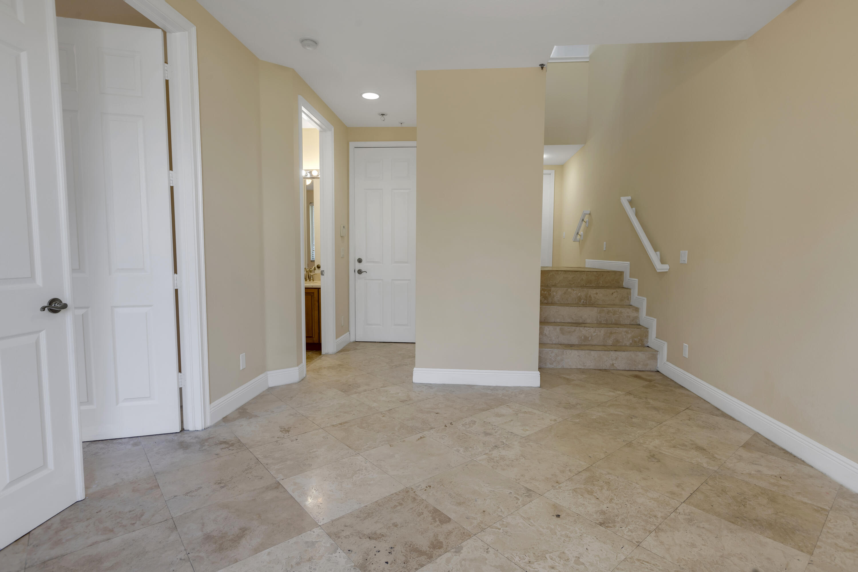 3028 Waterside Circle 3028
