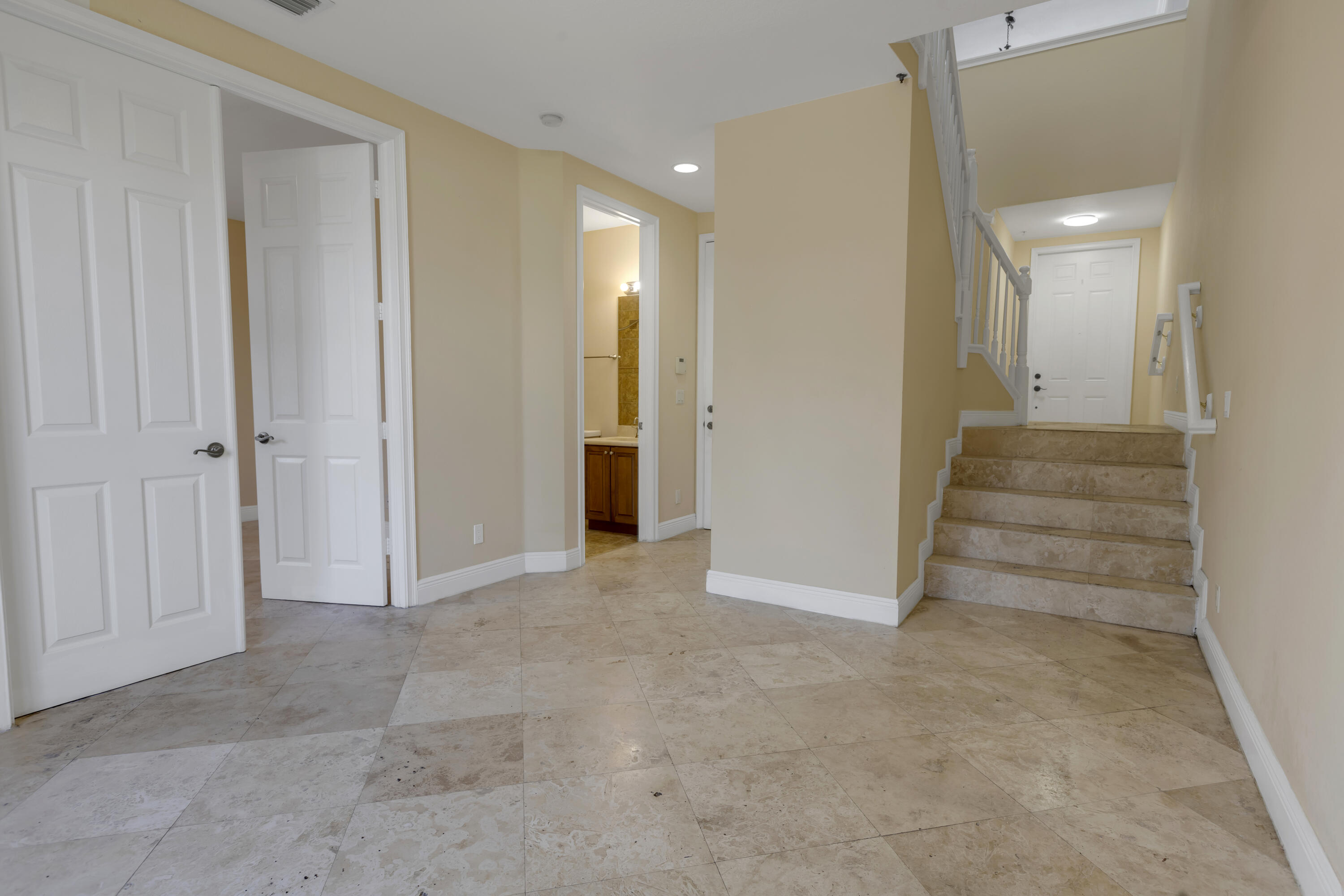 3028 Waterside Circle 3028