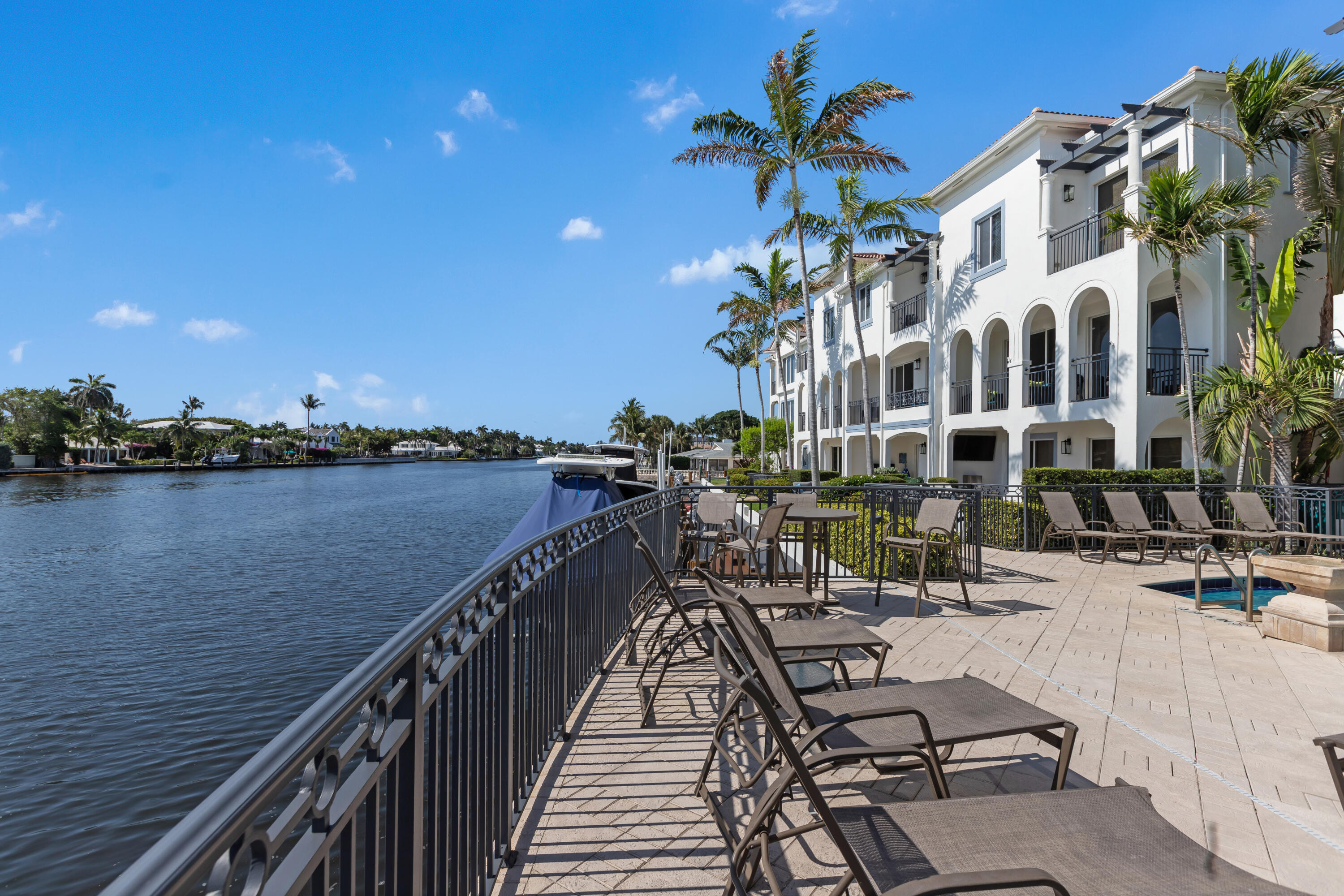 3028 Waterside Circle 3028