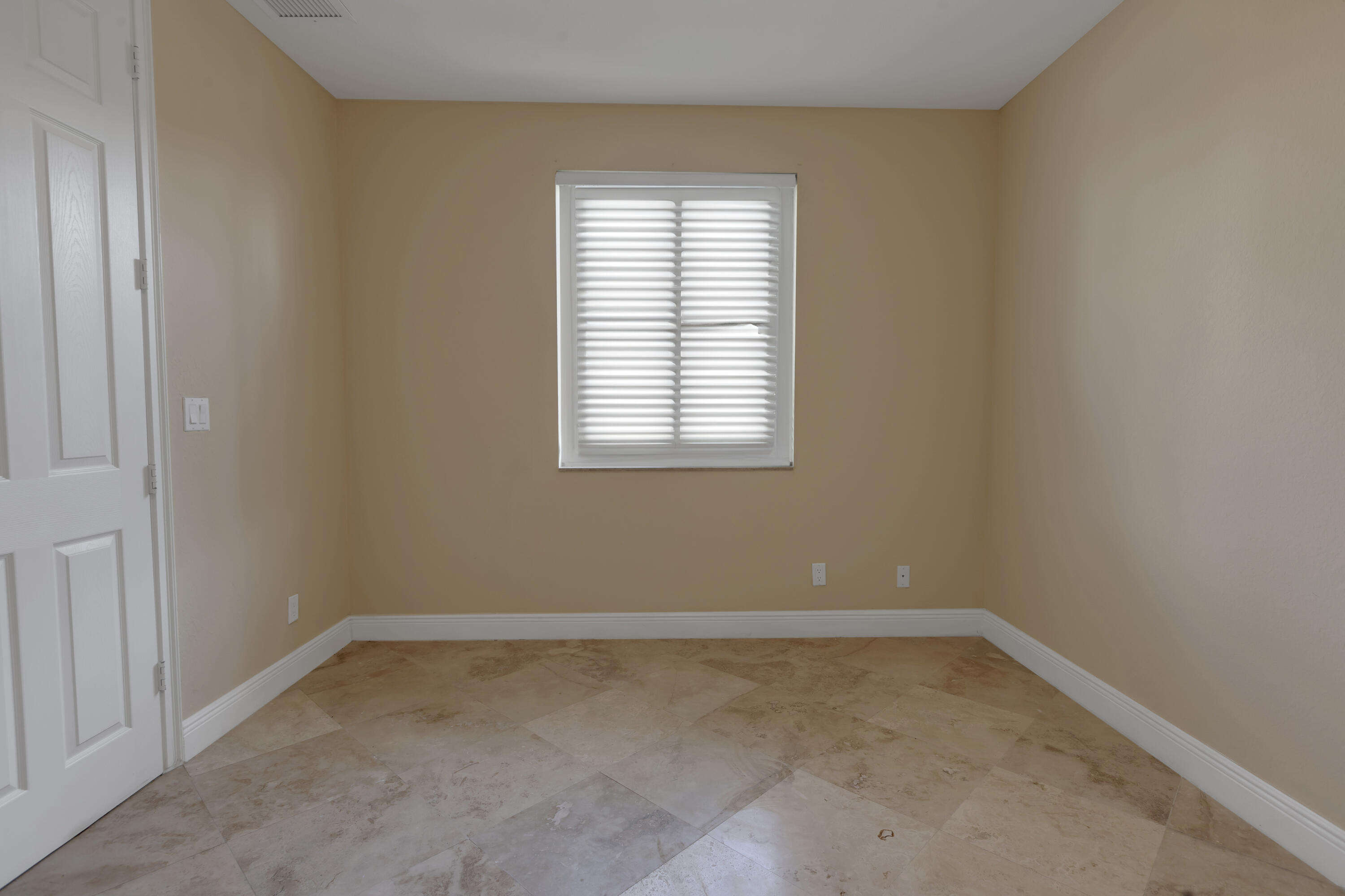 3028 Waterside Circle 3028