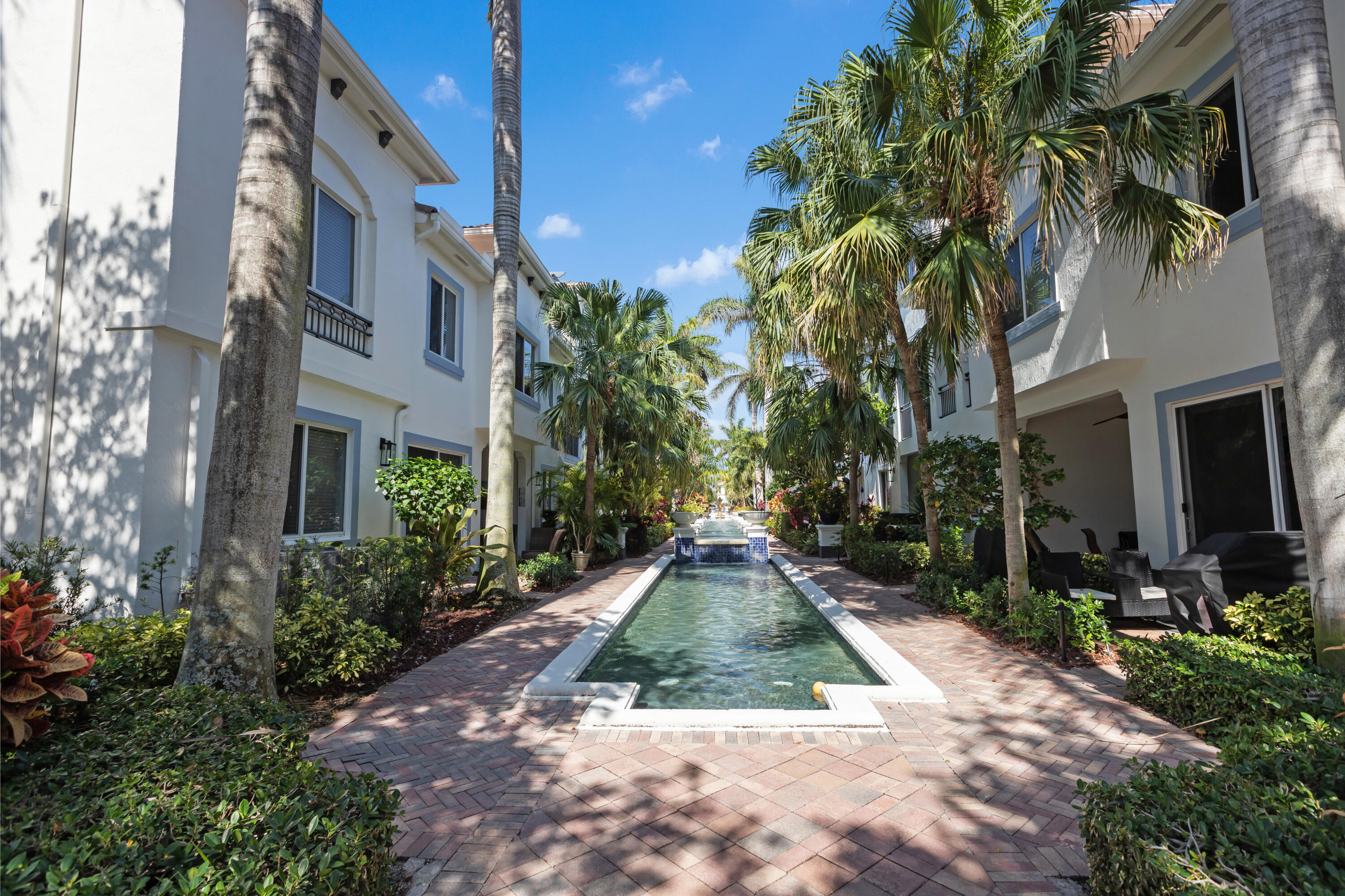 3028 Waterside Circle 3028
