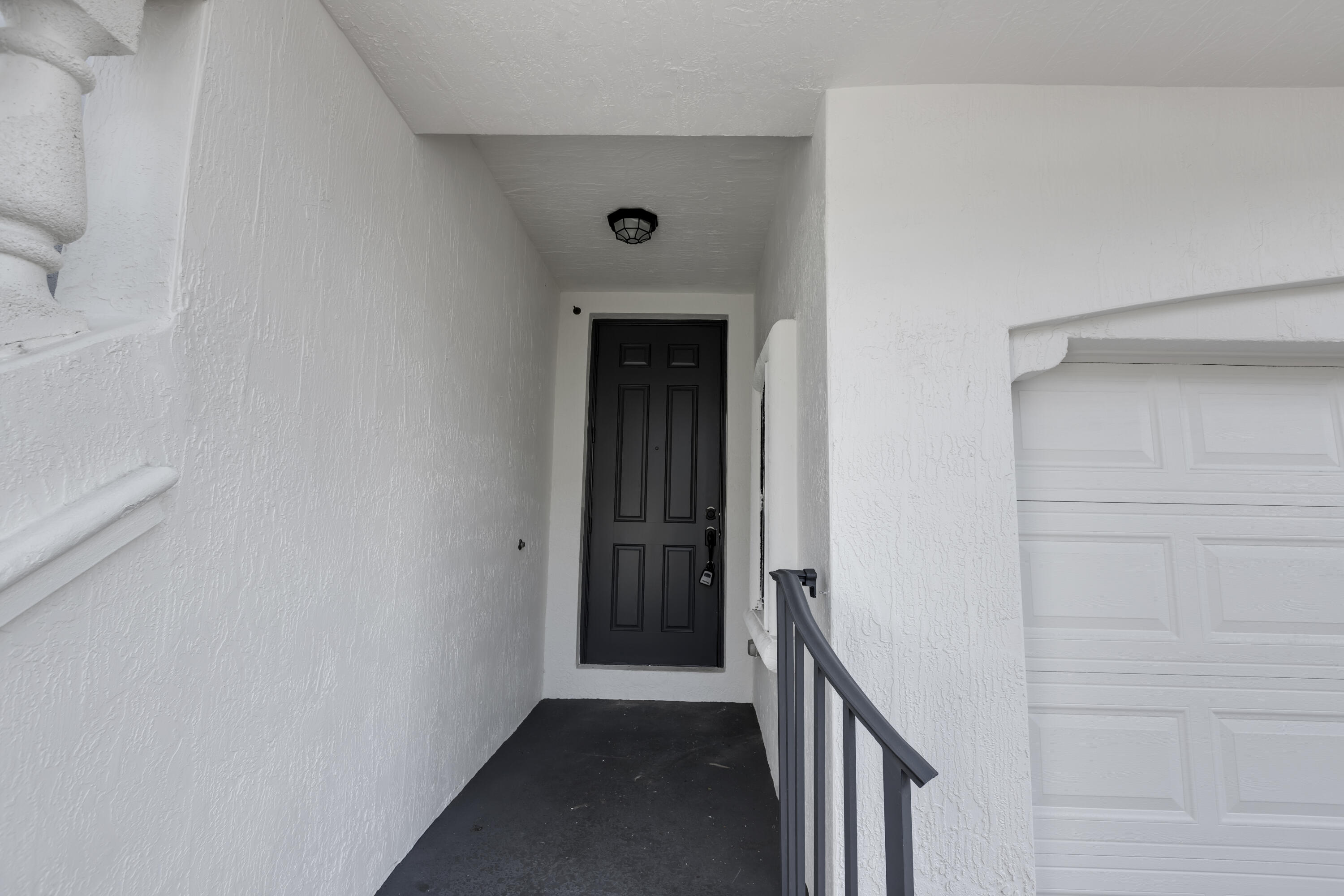 3028 Waterside Circle 3028