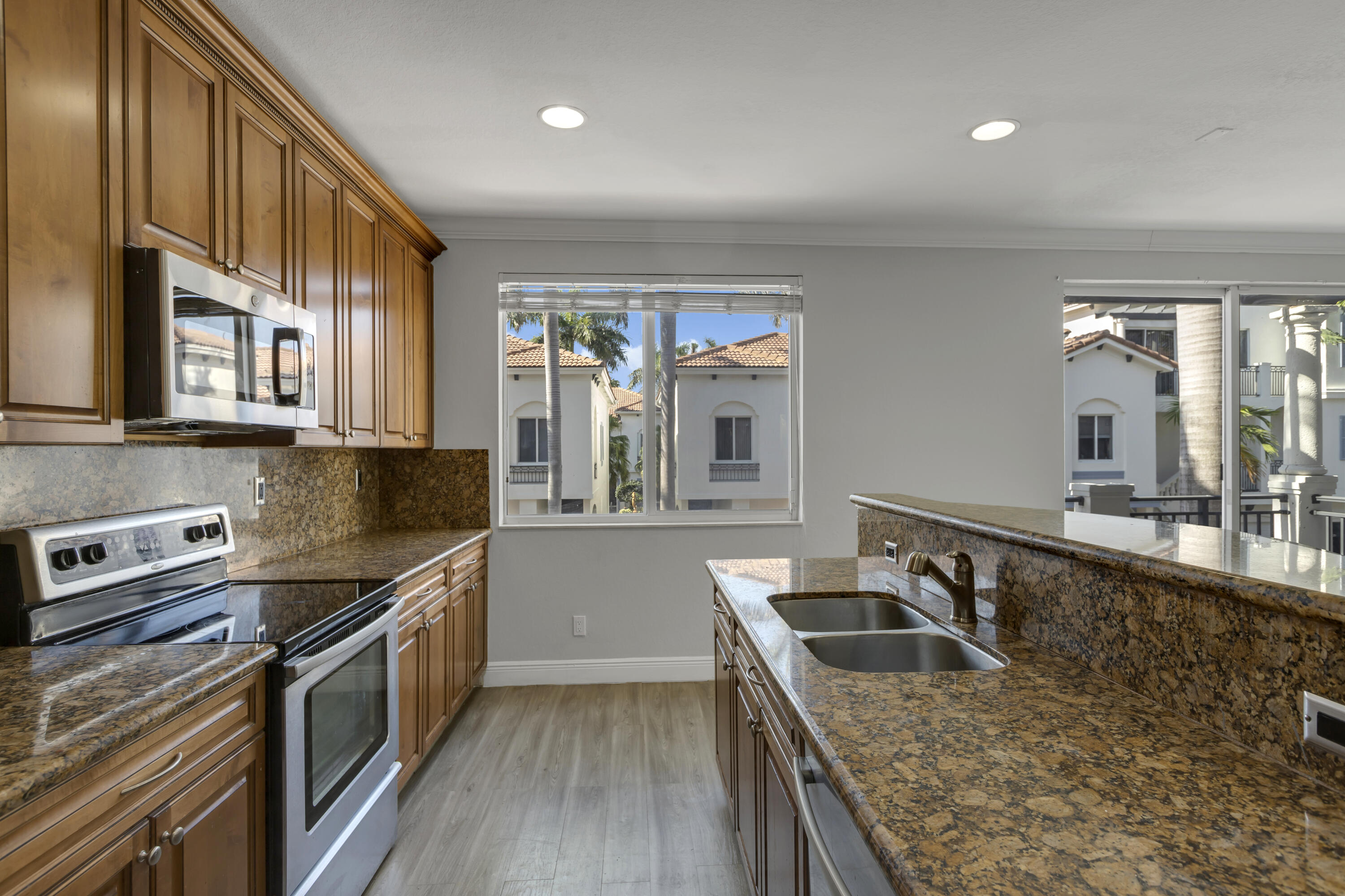 3028 Waterside Circle 3028