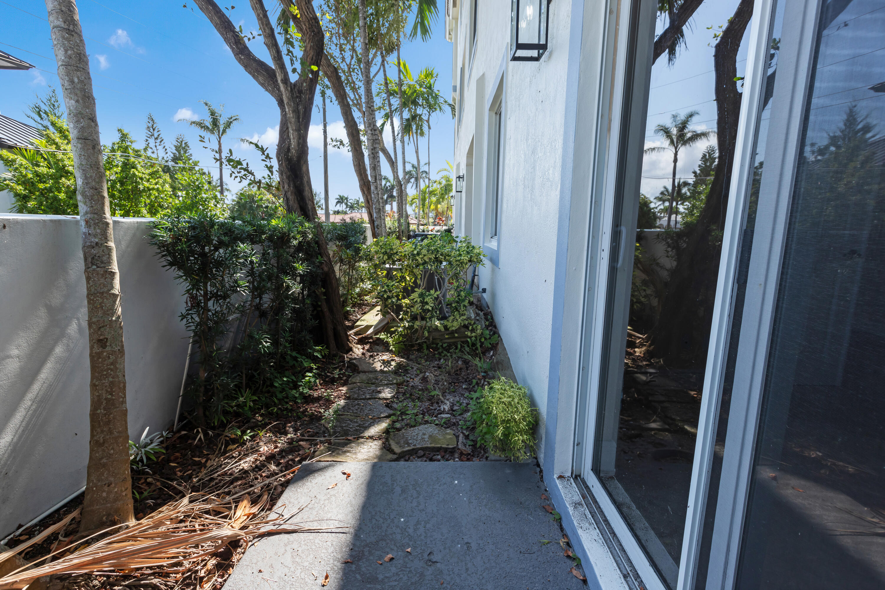 3028 Waterside Circle 3028
