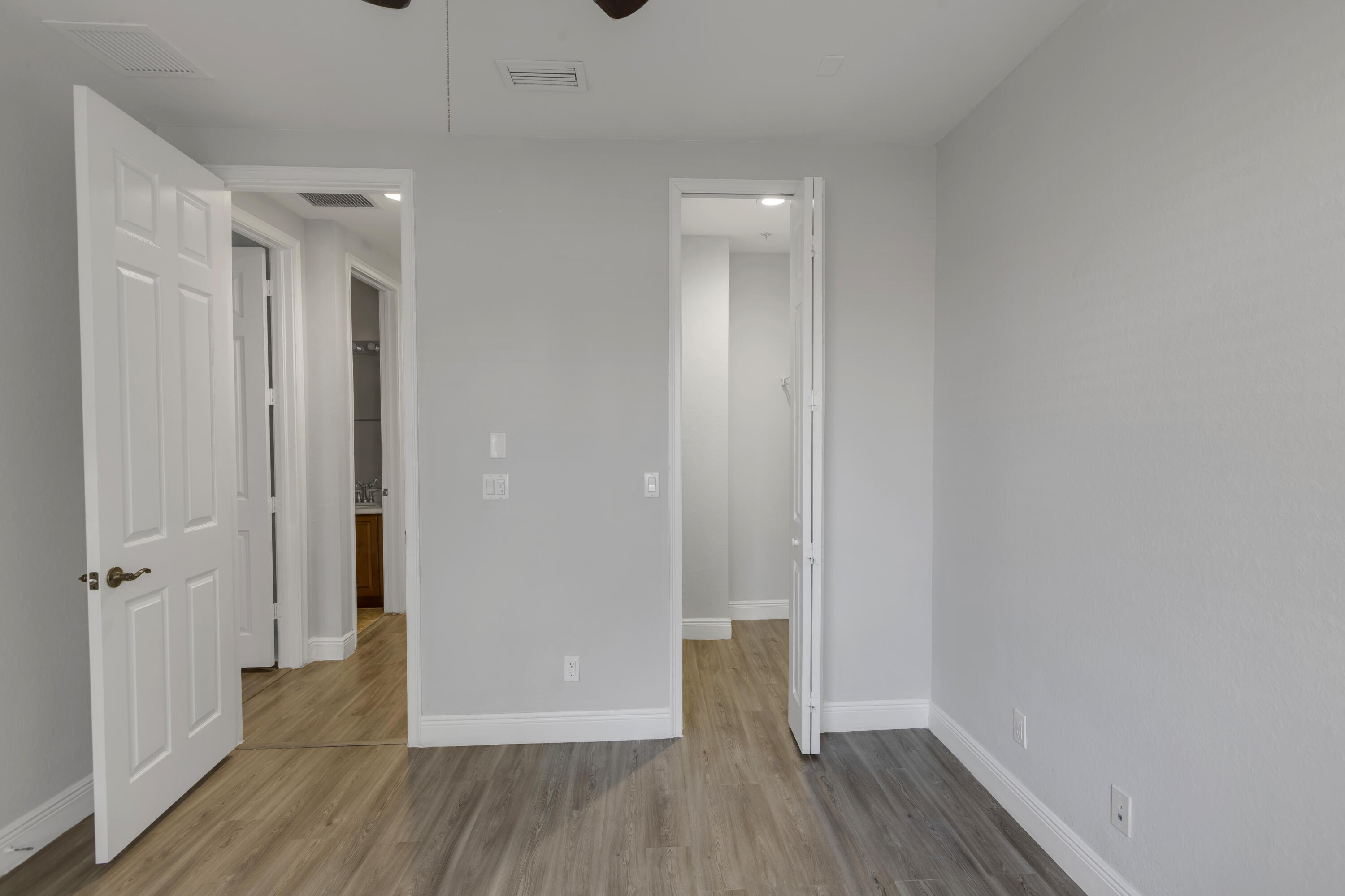 3028 Waterside Circle 3028