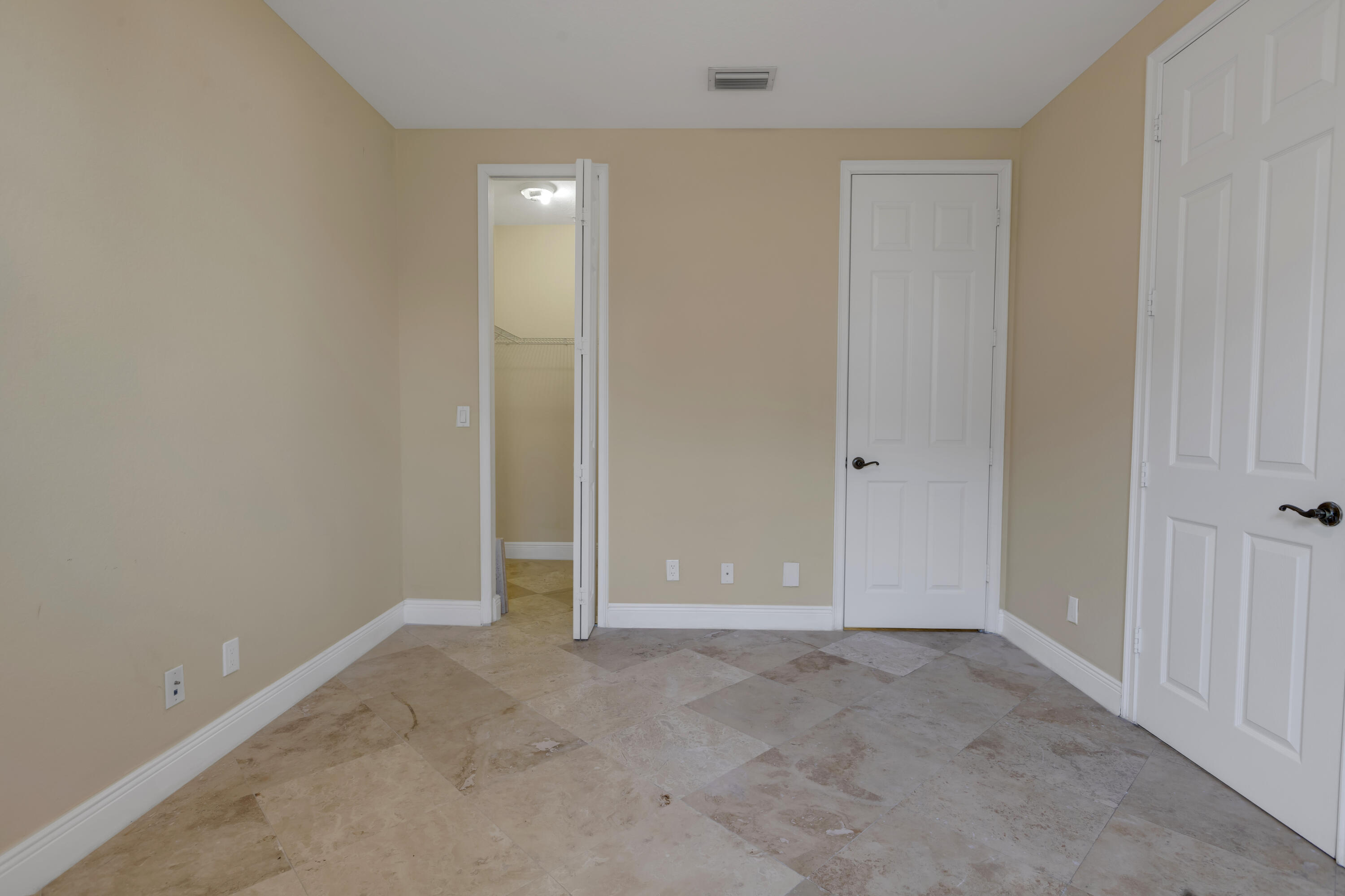 3028 Waterside Circle 3028