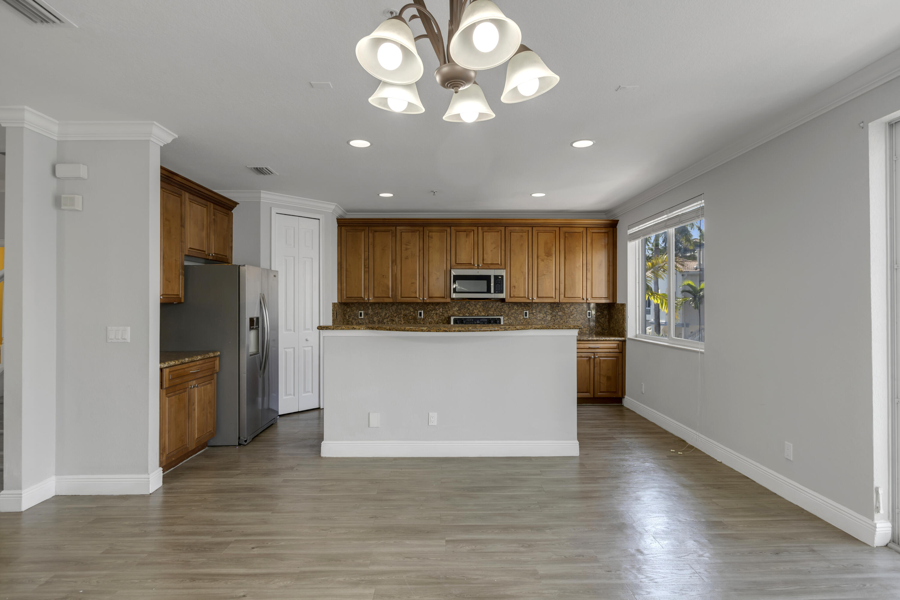 3028 Waterside Circle 3028