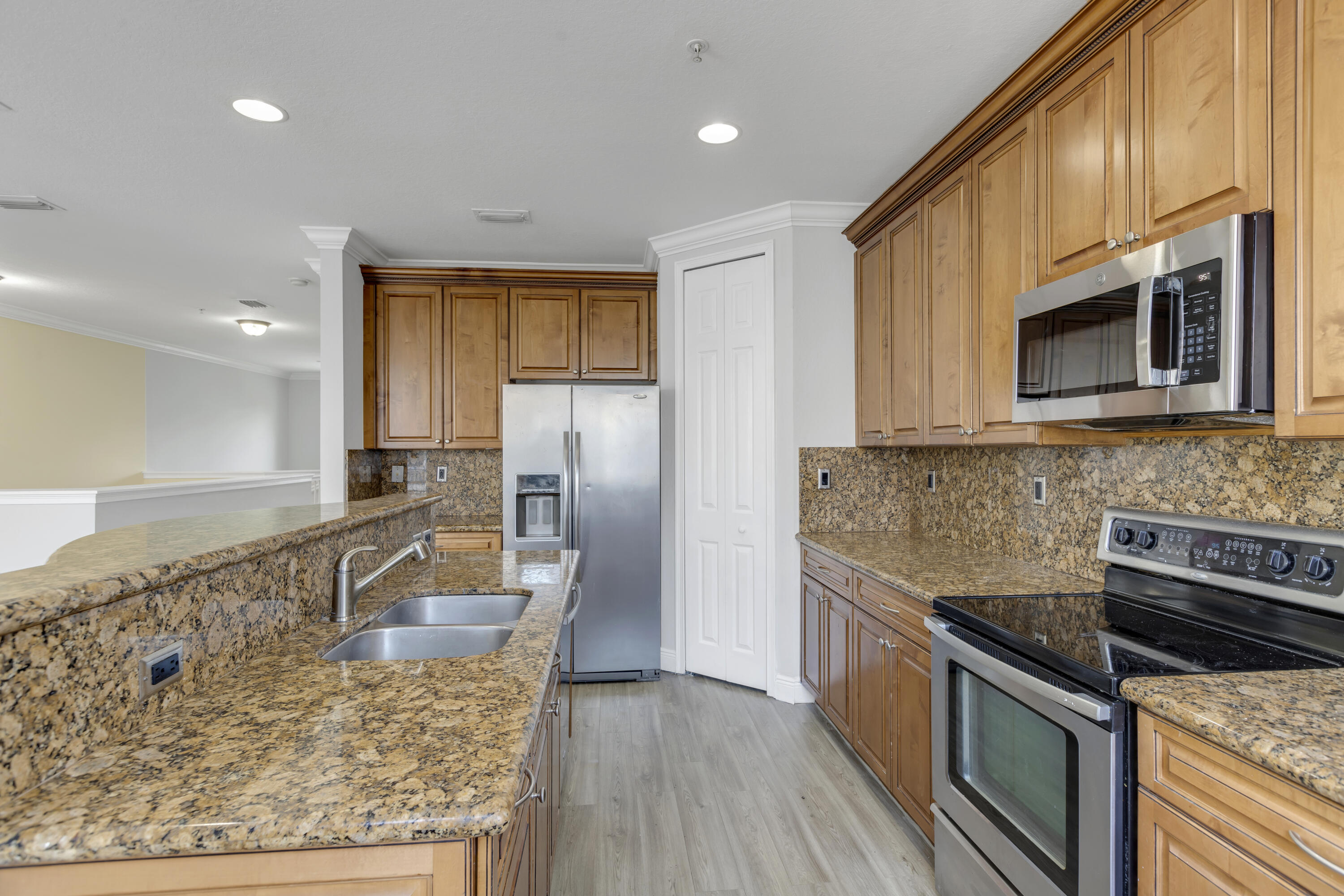 3028 Waterside Circle 3028