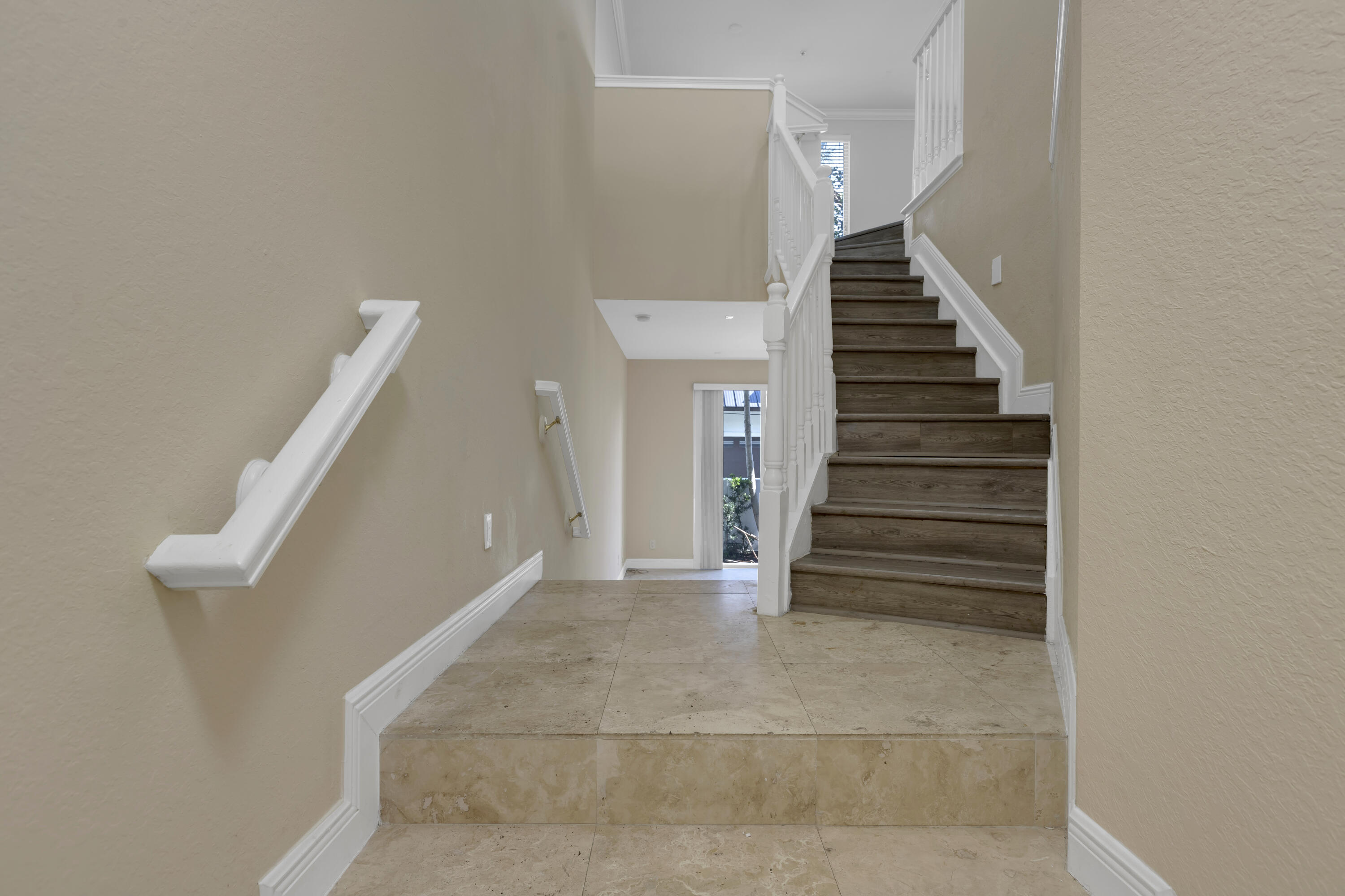 3028 Waterside Circle 3028