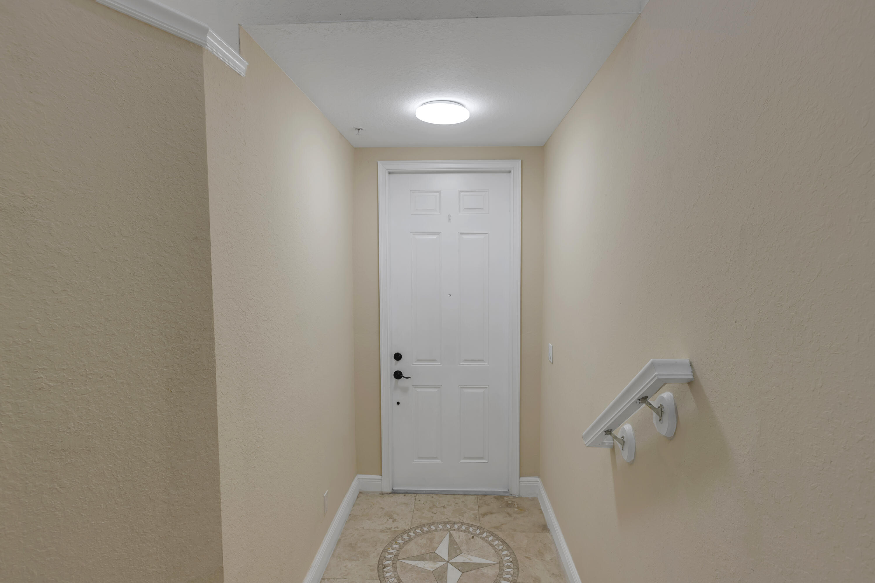3028 Waterside Circle 3028