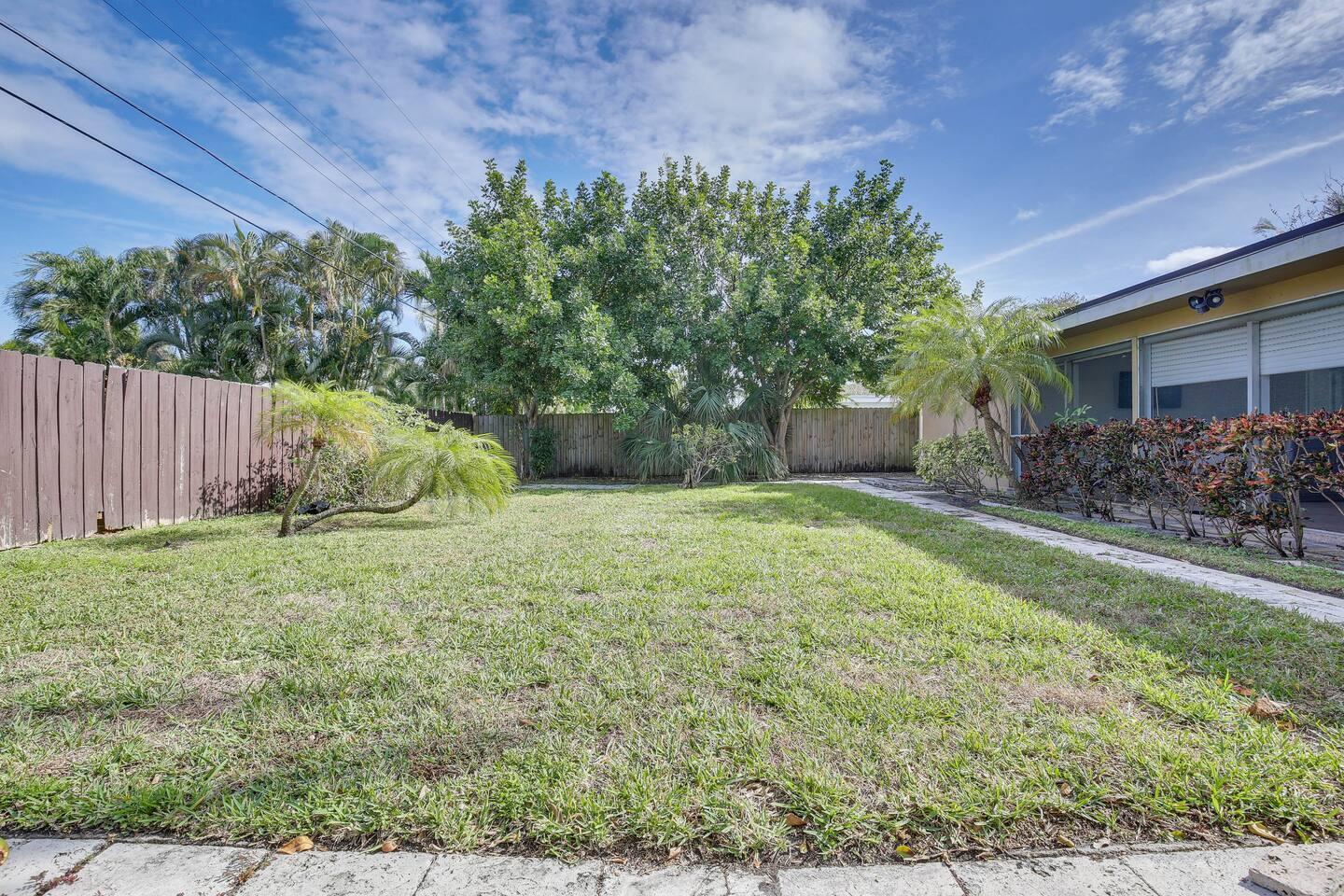 1921 NE 28 Court