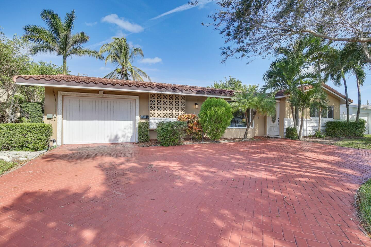 1921 NE 28 Court