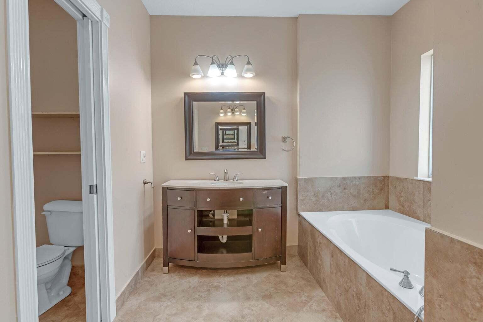 4500 SW 25 Ter Terrace