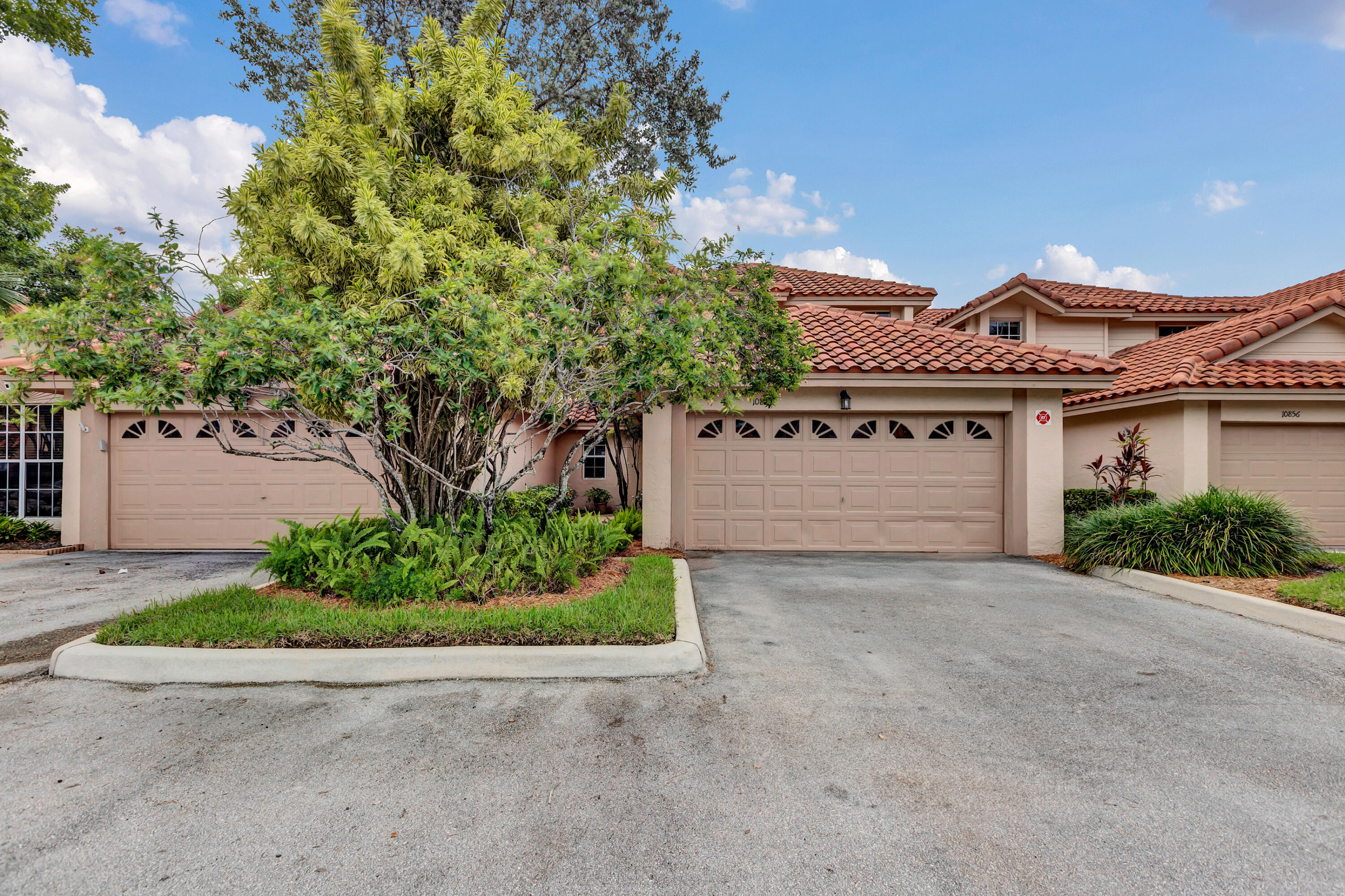 10854 Cypress Glen Drive 10854