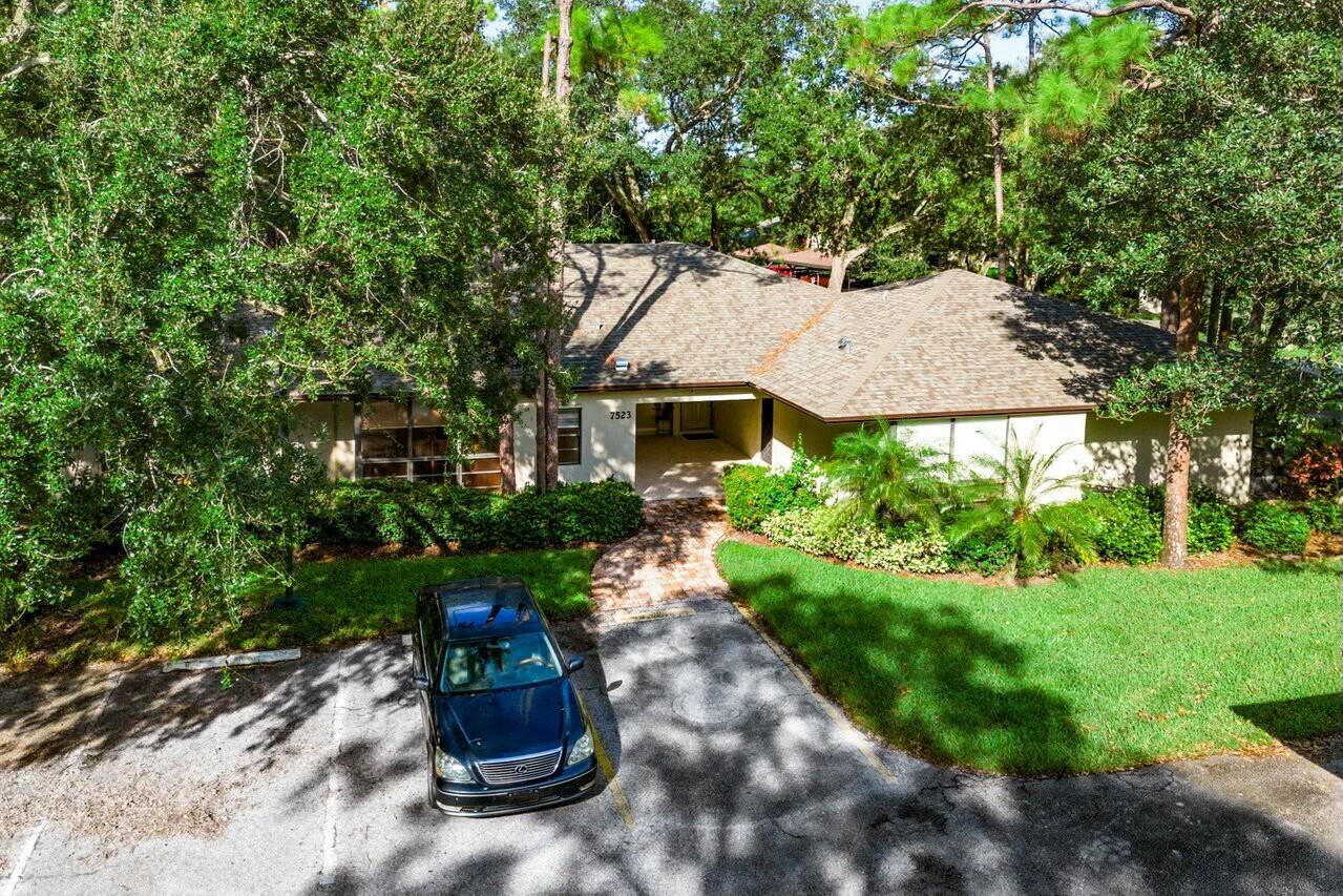 7523 Greenlake Way A