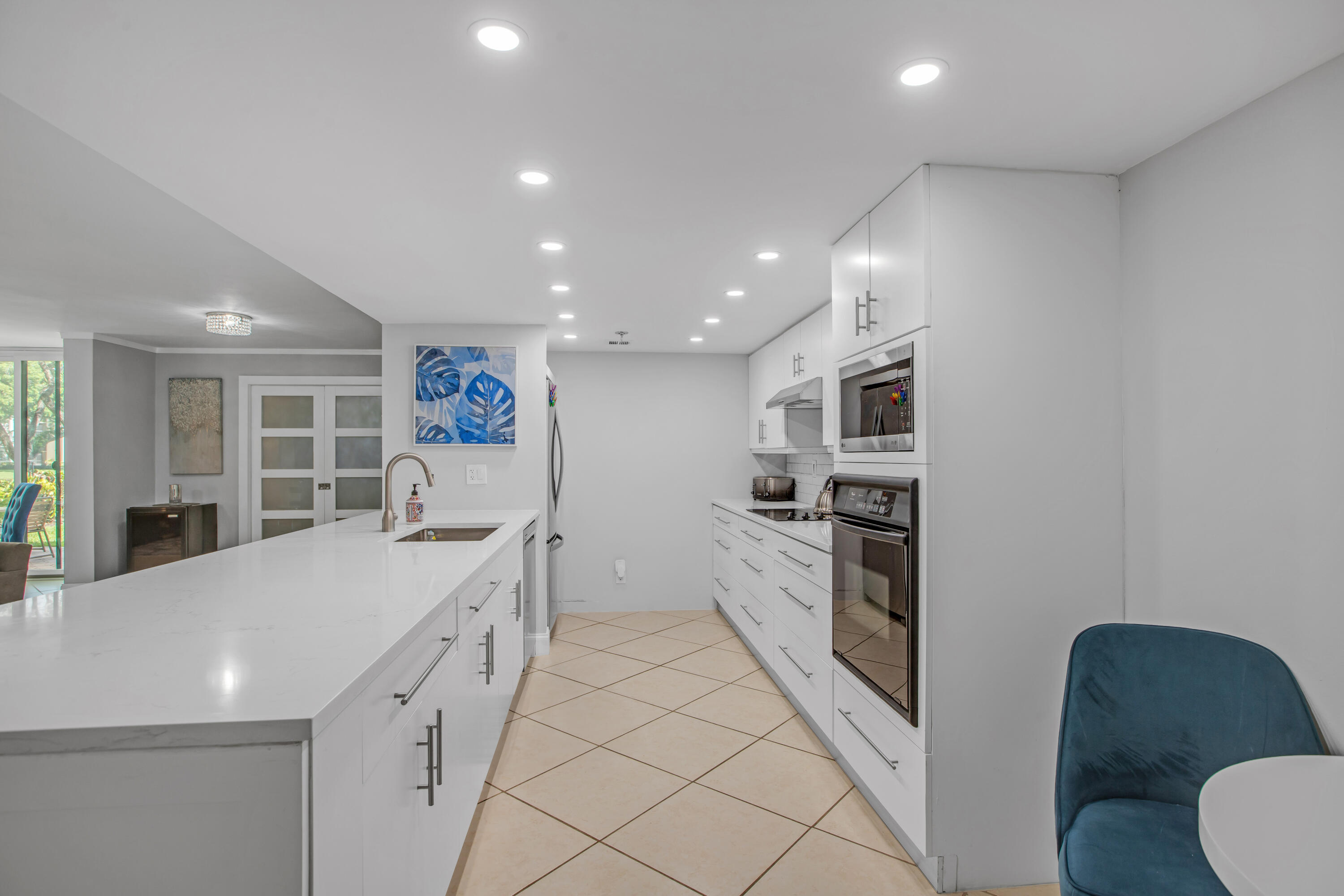 955 Egret 104 Circle 104