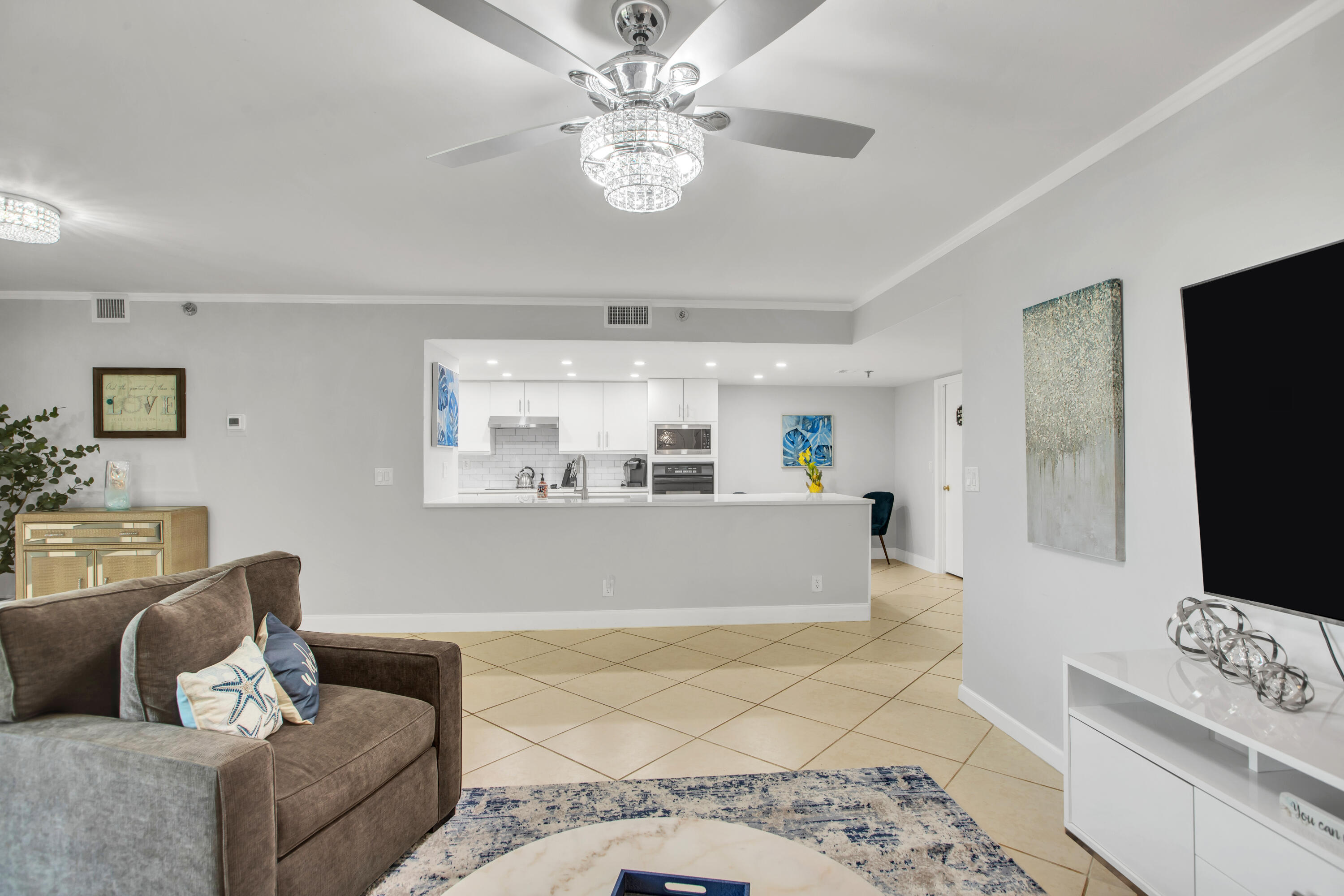 955 Egret 104 Circle 104