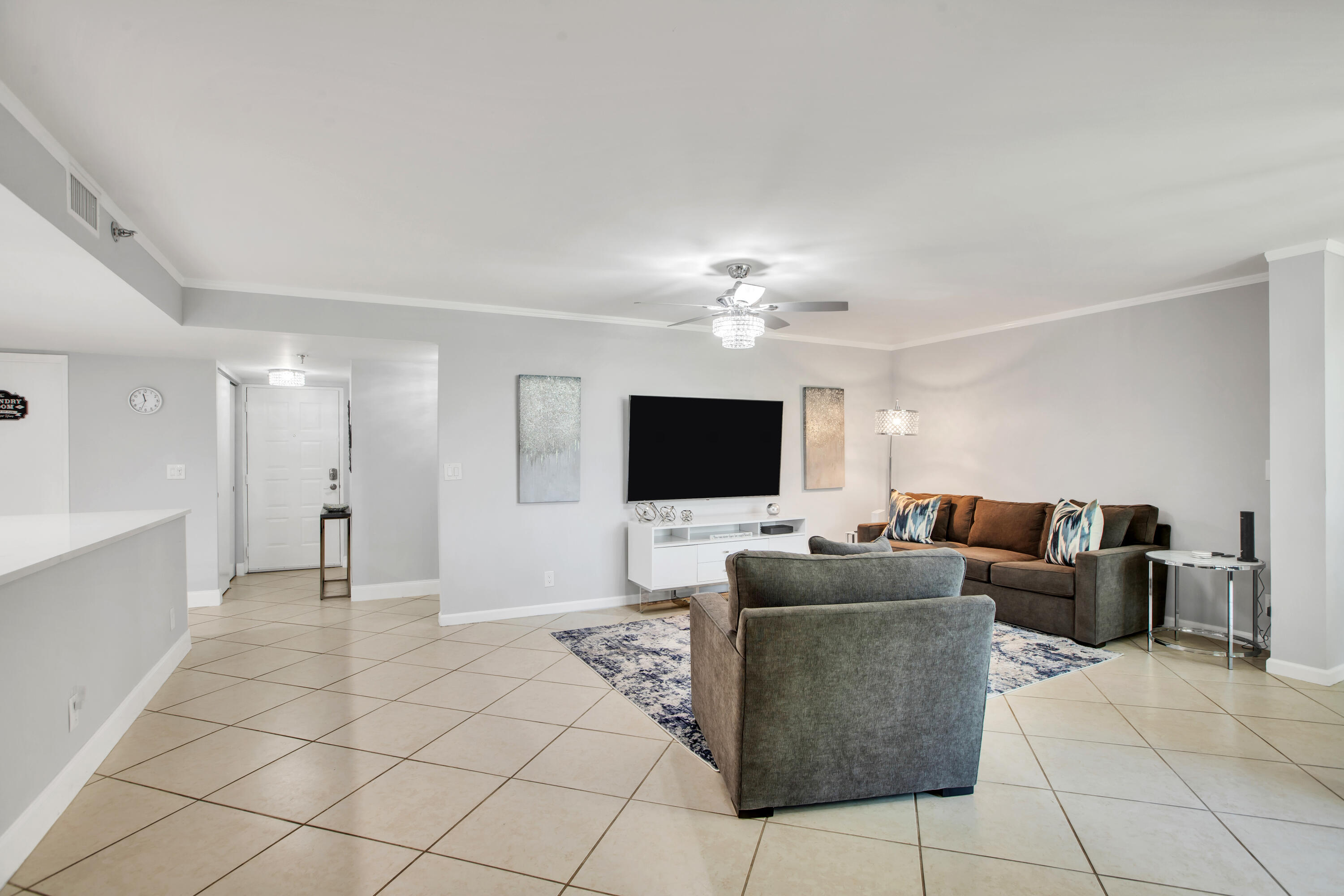 955 Egret 104 Circle 104