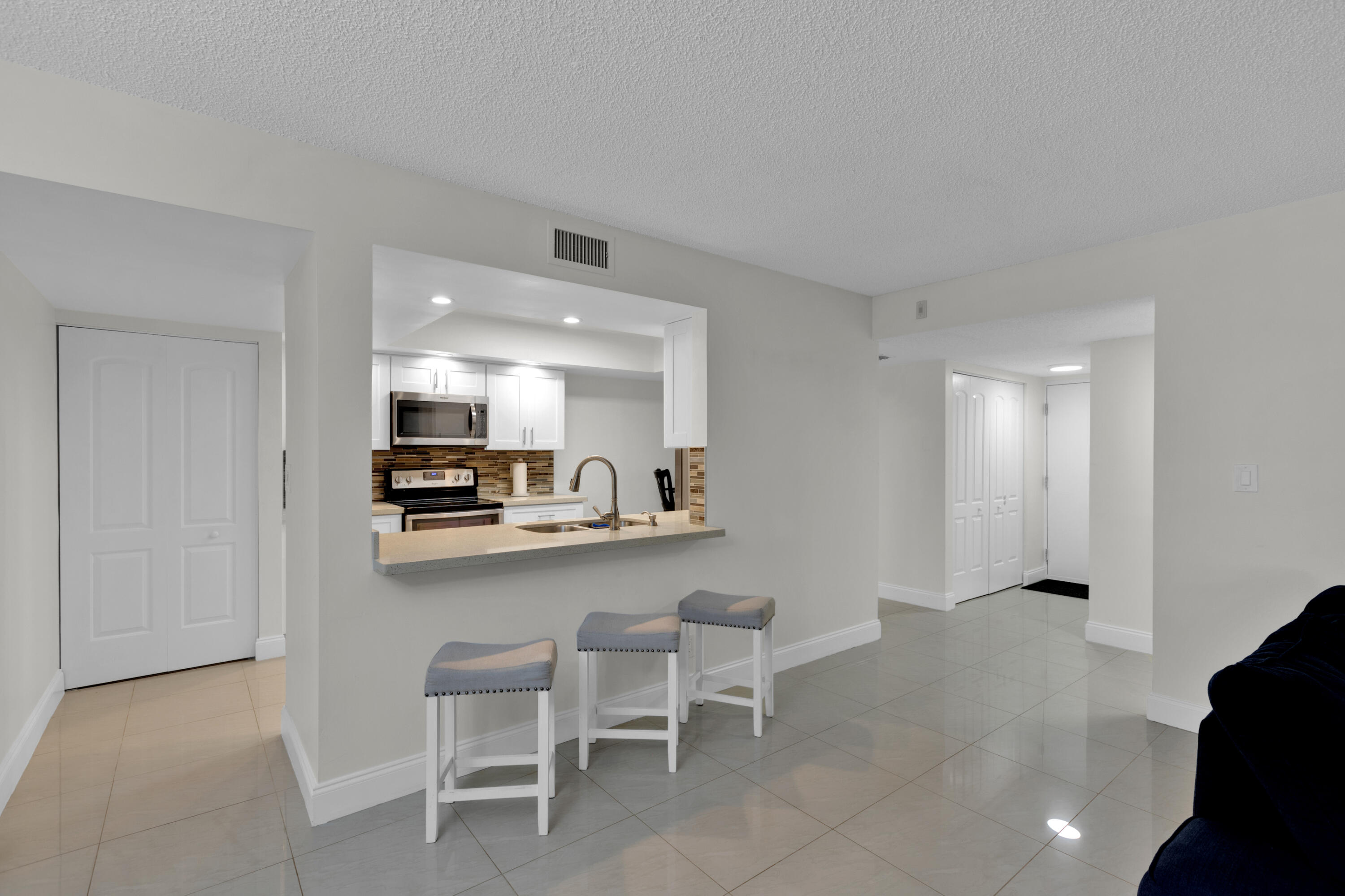 955 Dotterel 2104 Road 2104