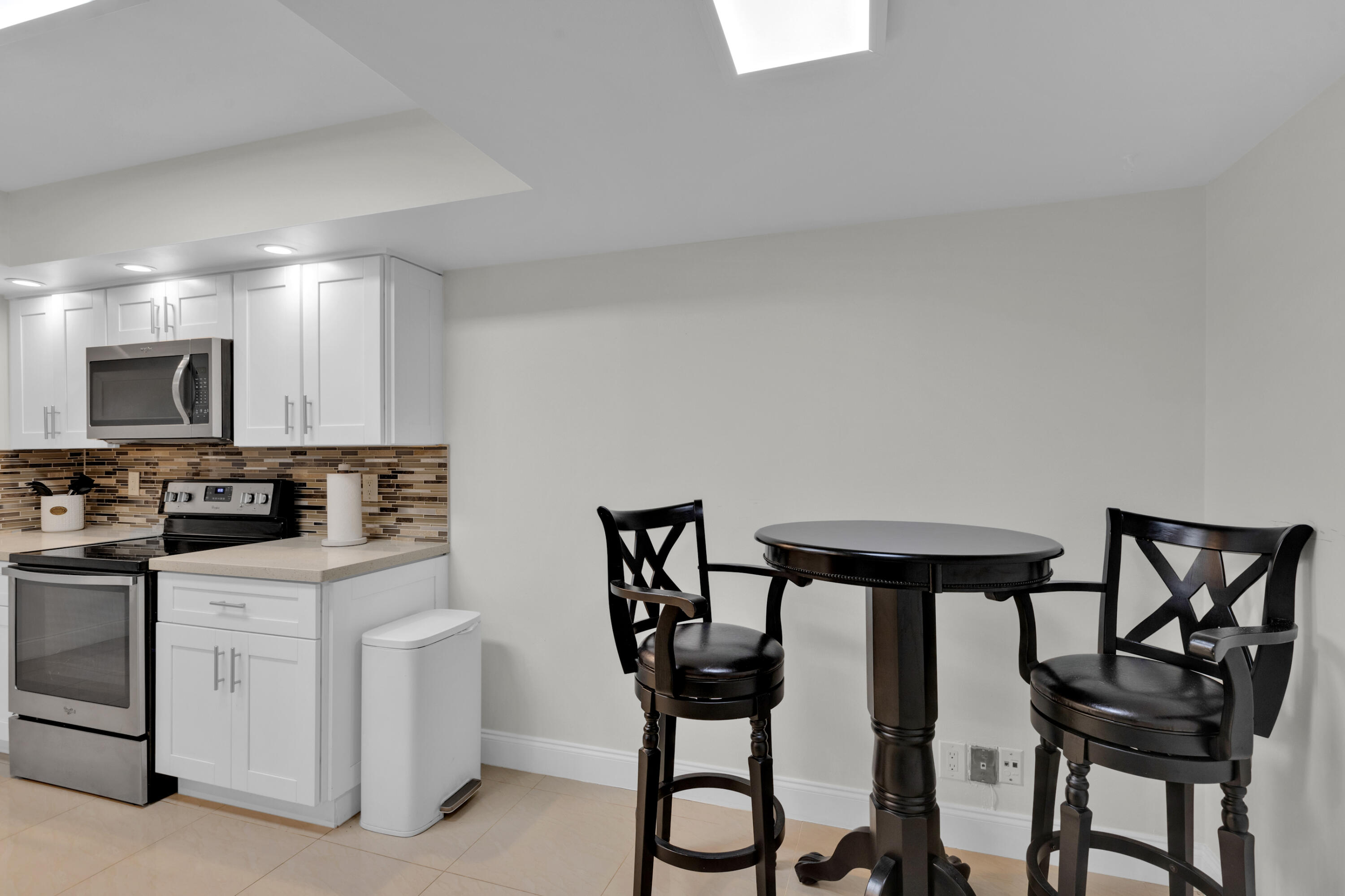 955 Dotterel 2104 Road 2104