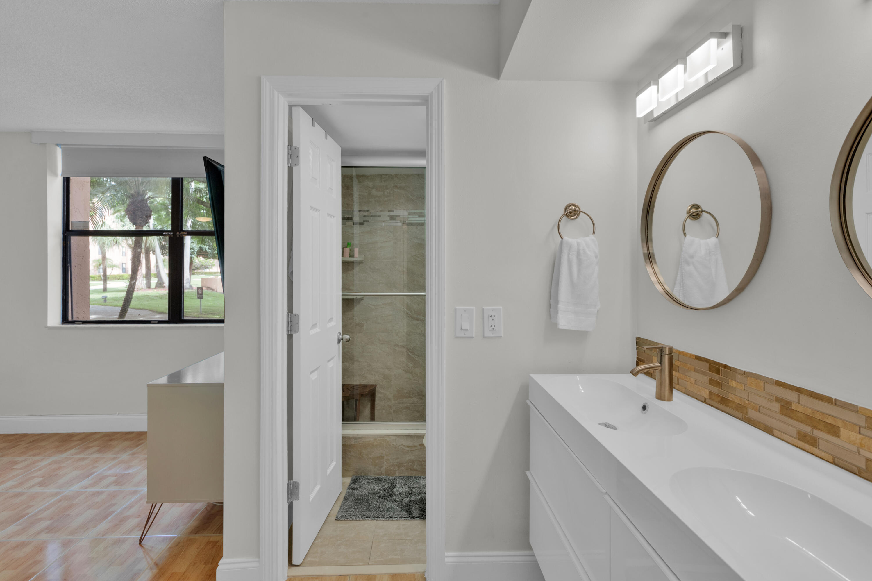 955 Dotterel 2104 Road 2104