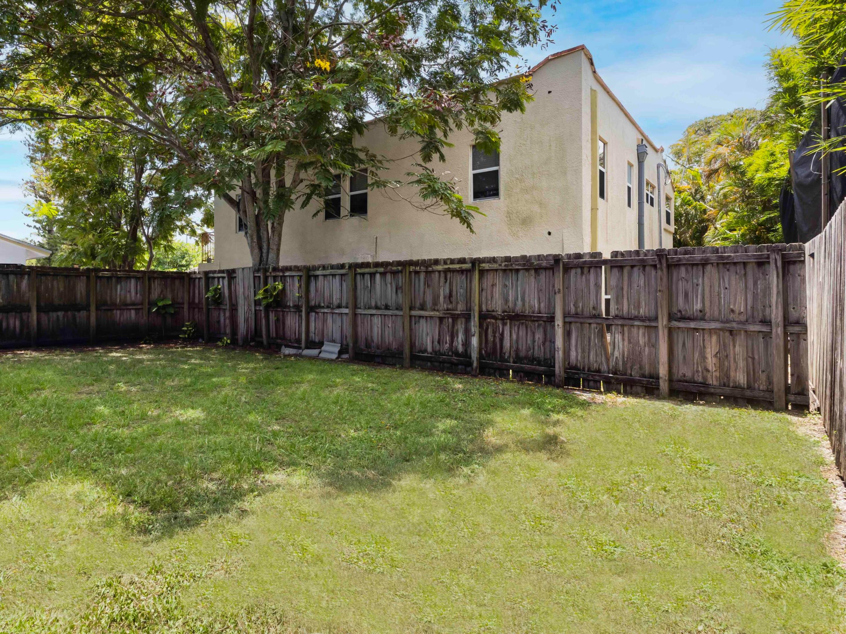 1680 NE 34th Lane