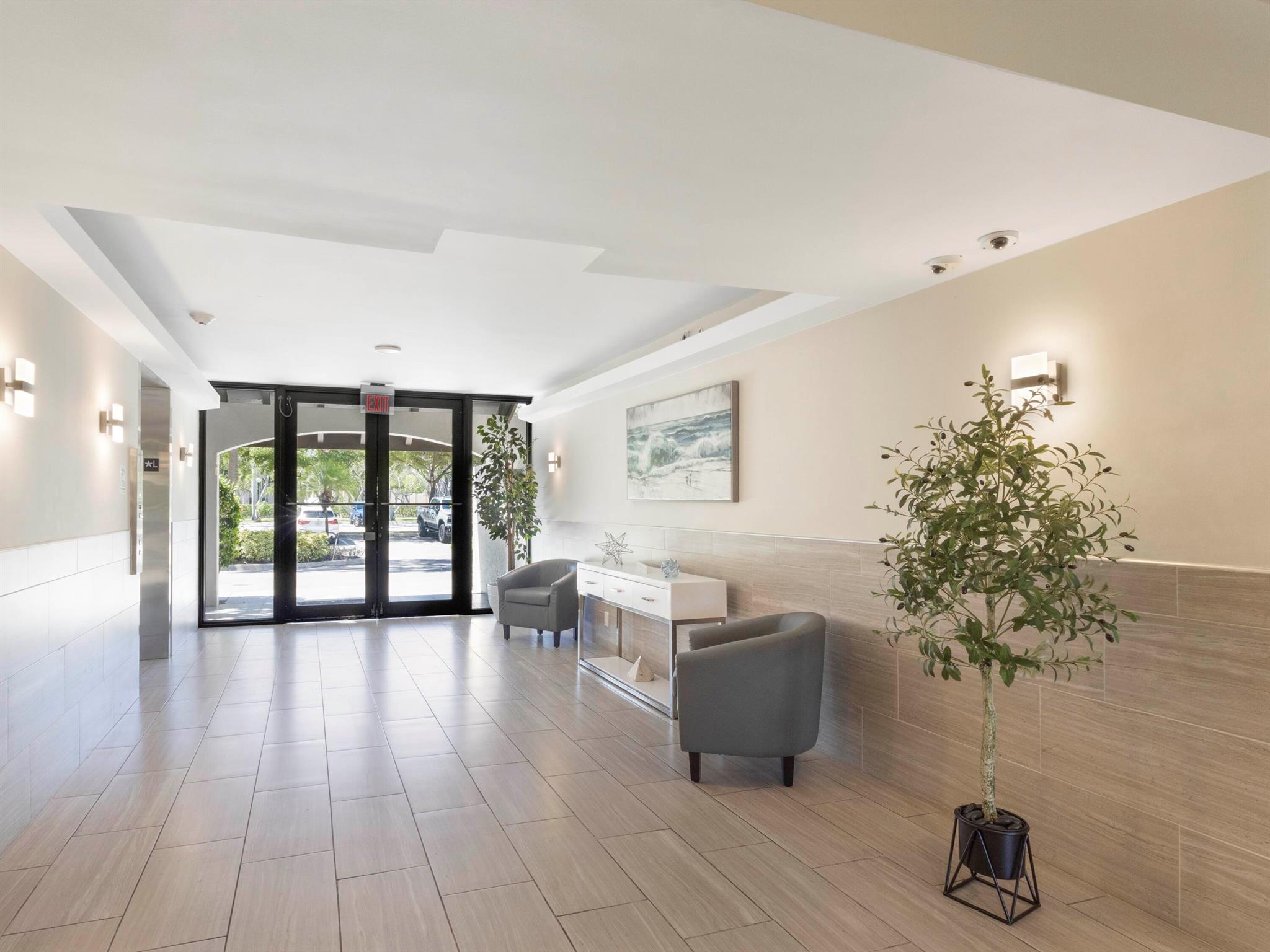 955 Egret Circle 402