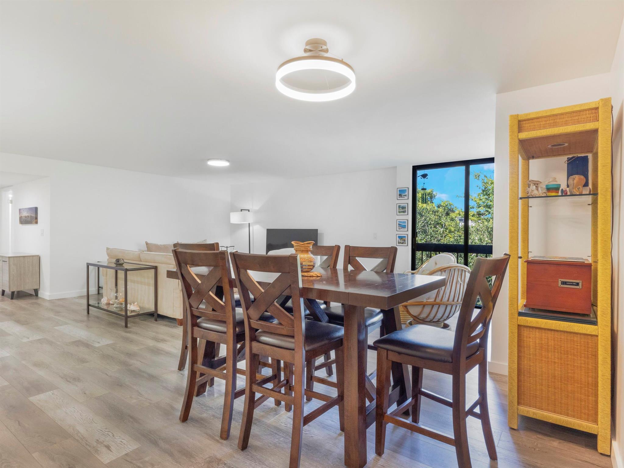 955 Egret Circle 402